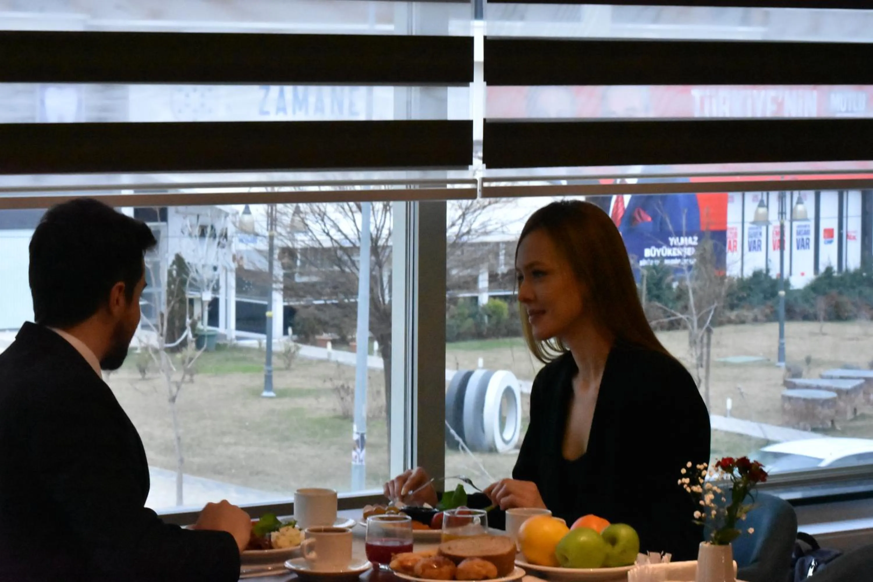 Restaurant/places to eat in Capella Otel