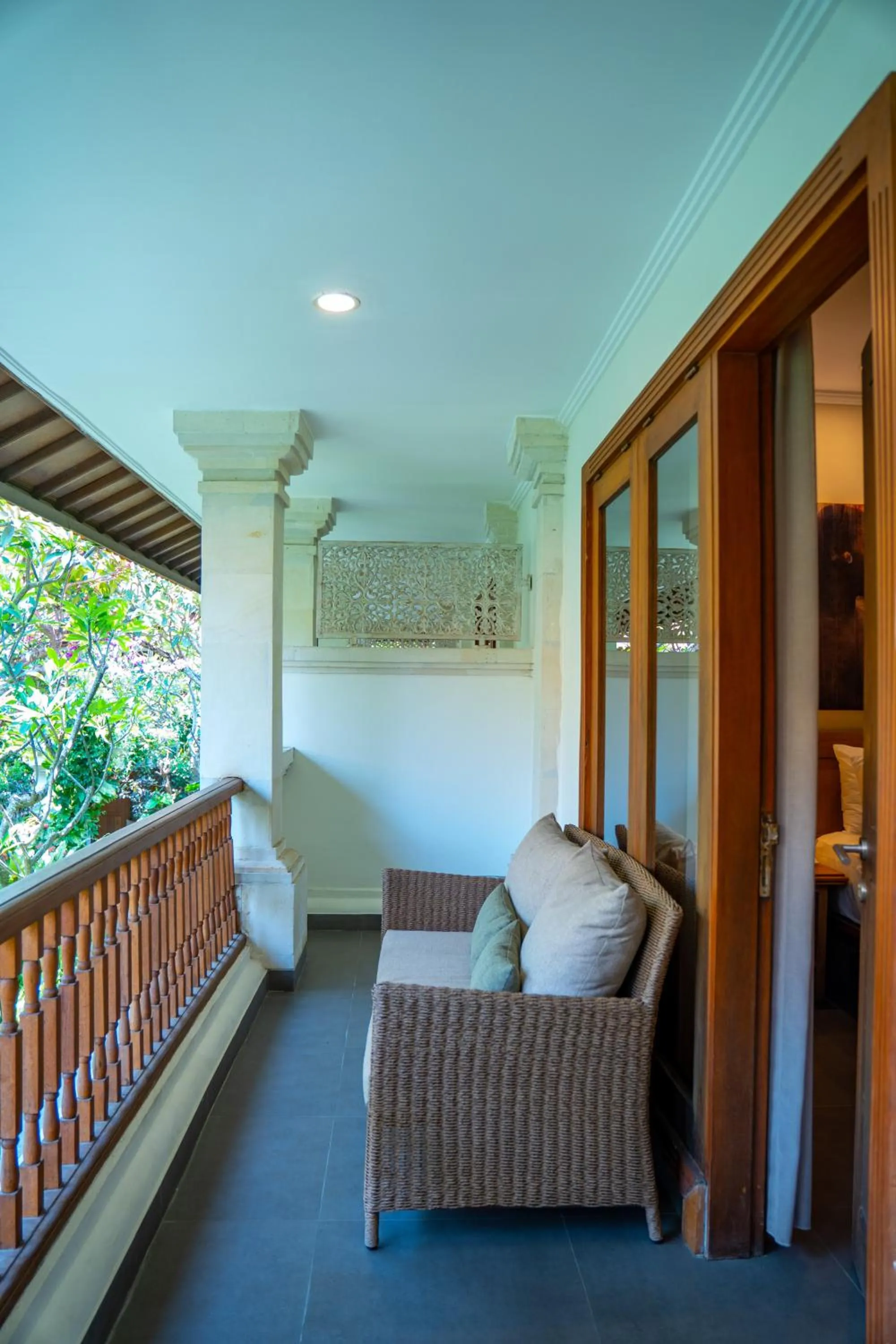 Balcony/Terrace in Puri Raja Hotel
