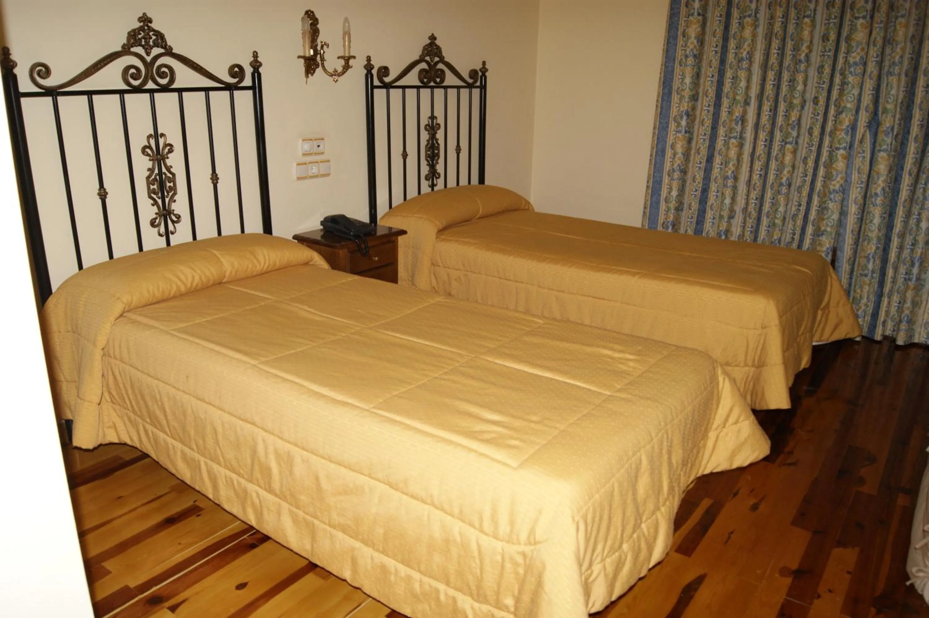 Photo of the whole room, Bed in Hotel Riopar Spa