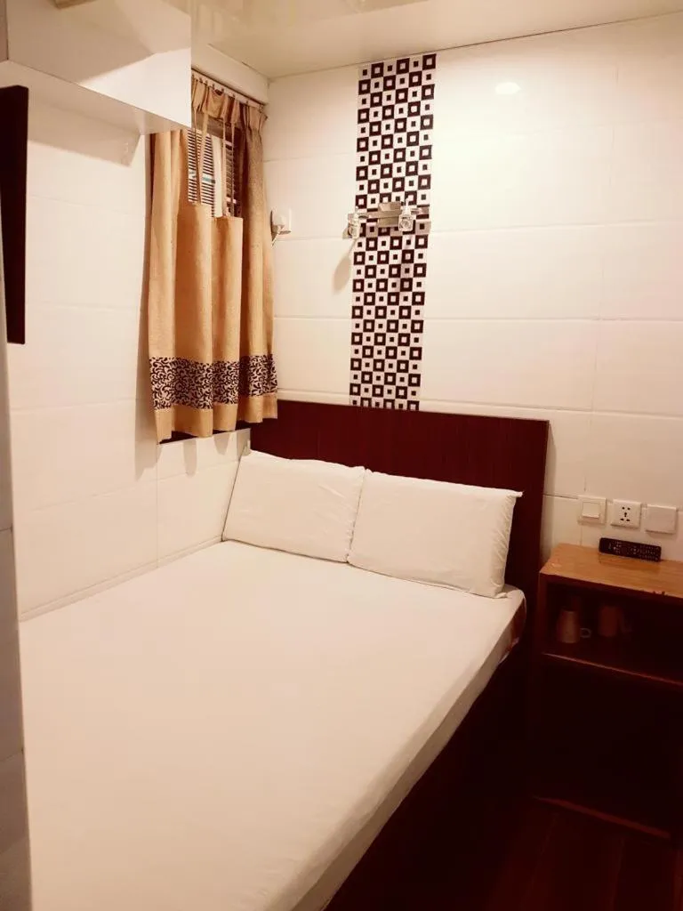Bedroom, Bed in Simplex Guest House