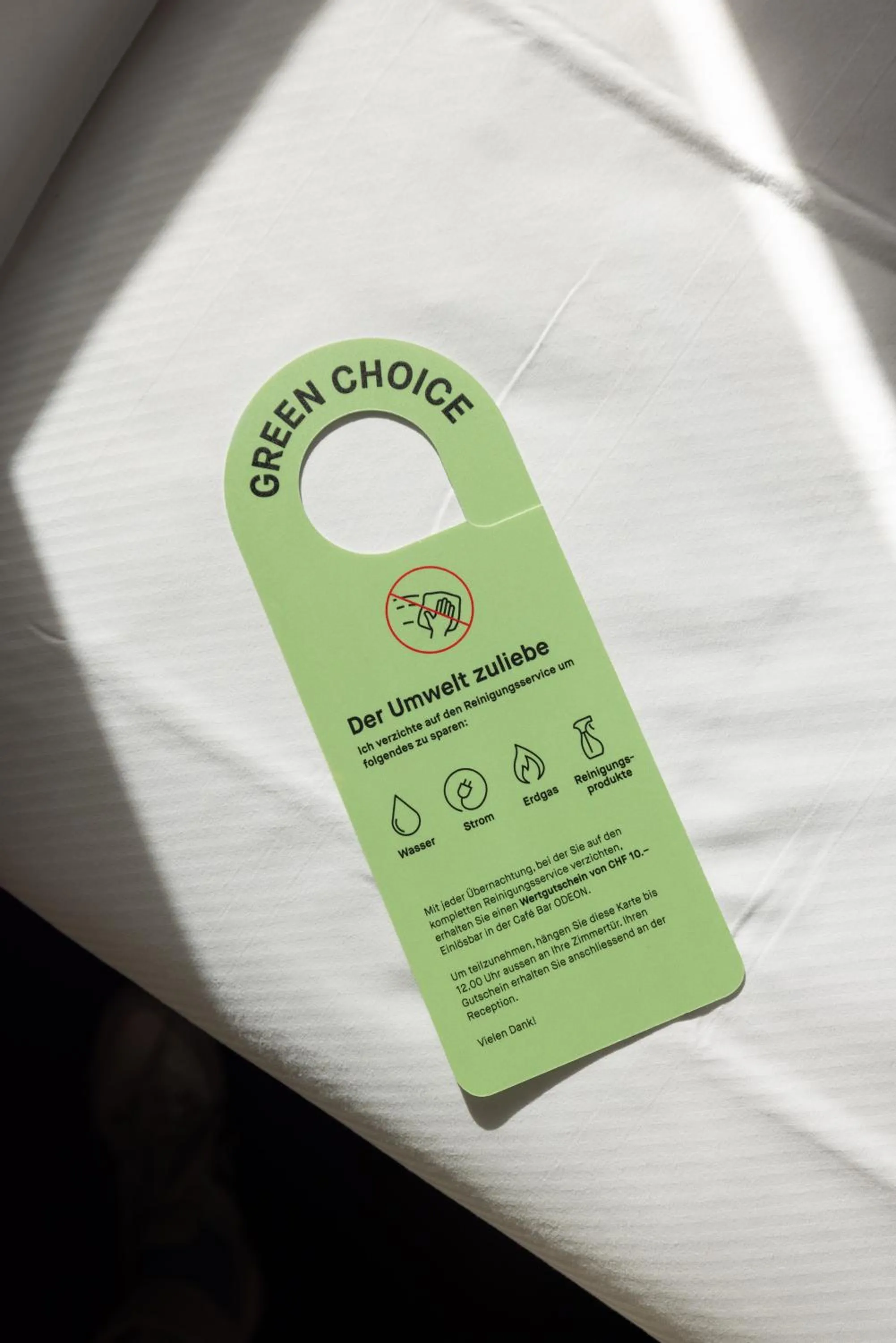 Decorative detail, Bed in Fred Guest House Hauptbahnhof - Self Check-in