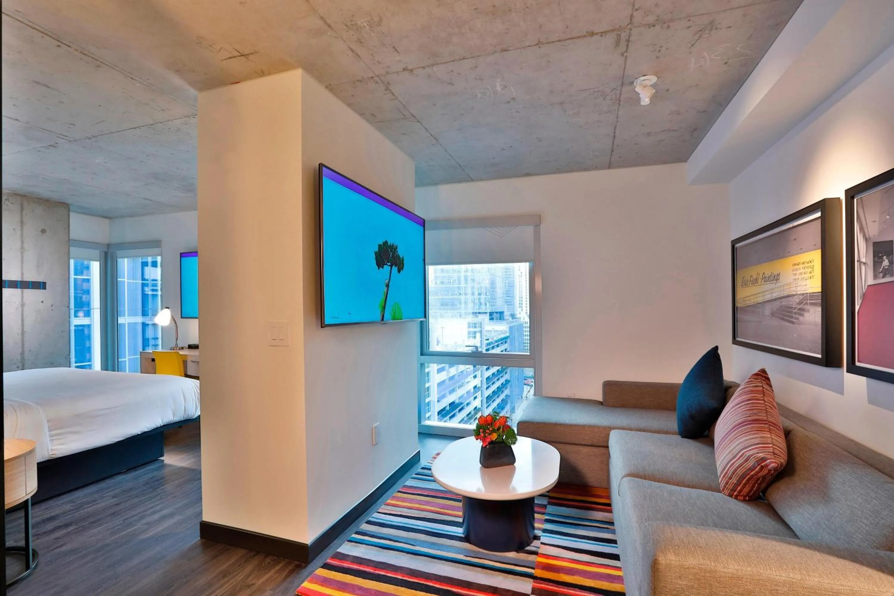 Bedroom, Bed in Aloft Chicago Mag Mile