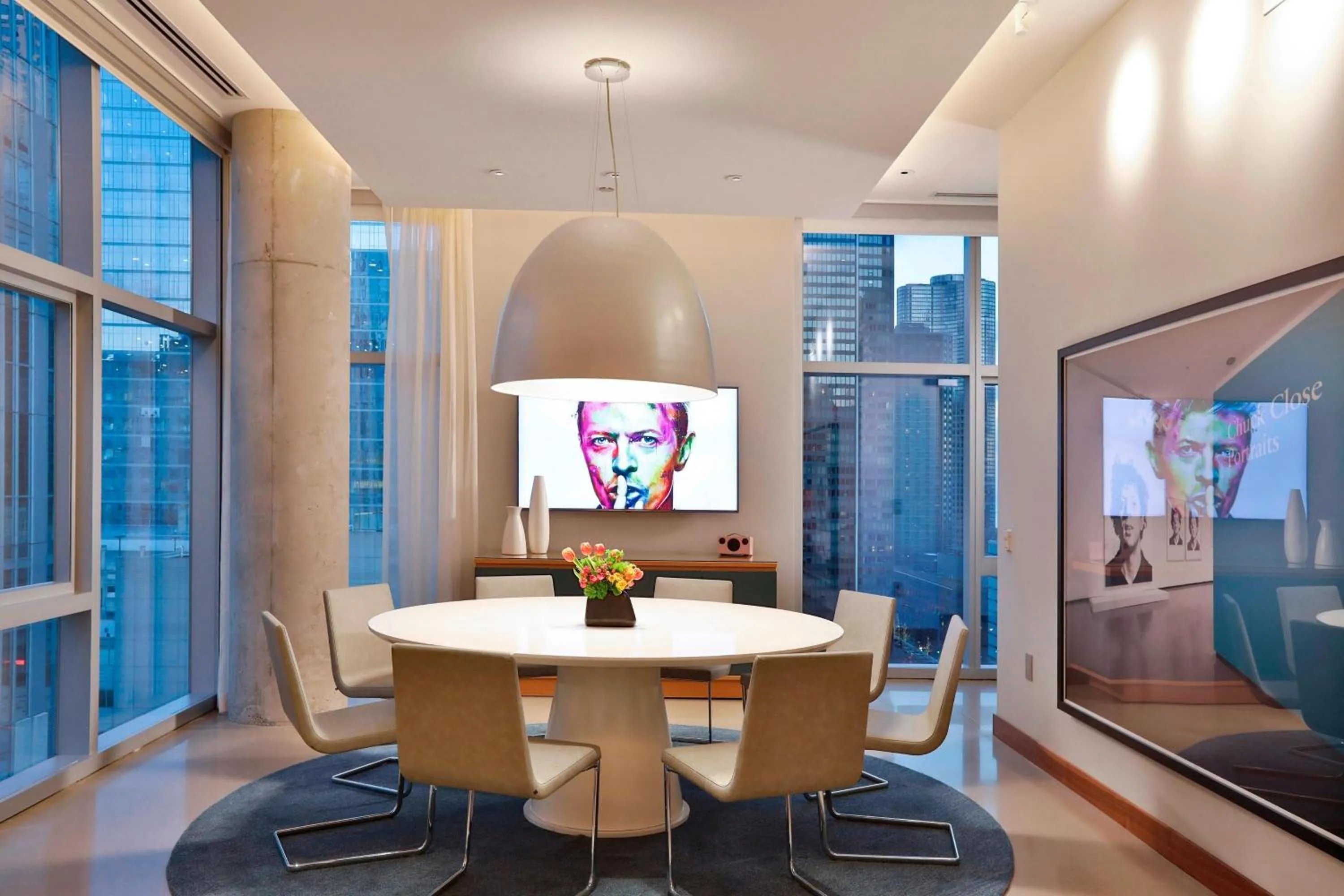 Bedroom in Aloft Chicago Mag Mile