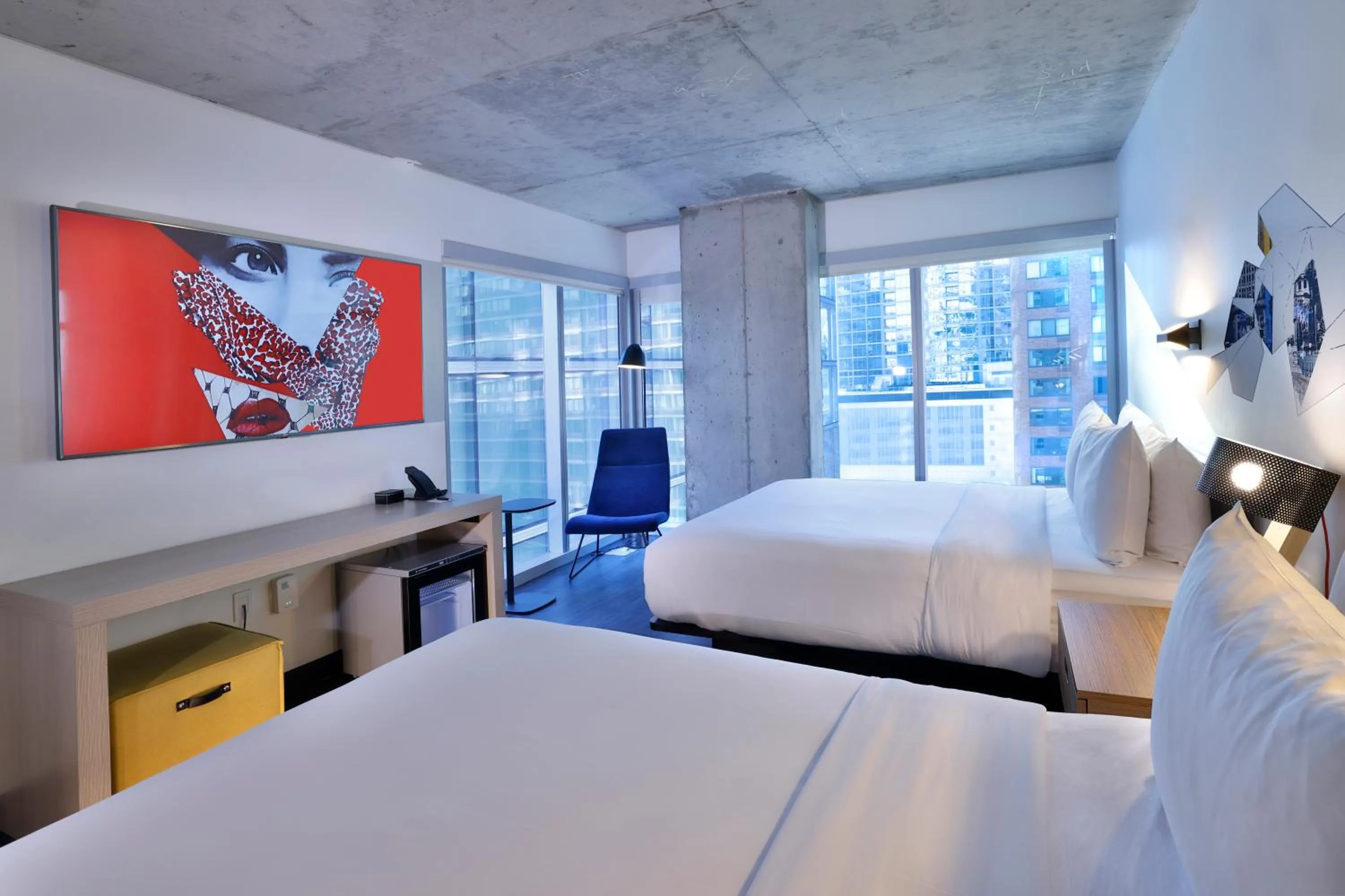 Guests, Bed in Aloft Chicago Mag Mile