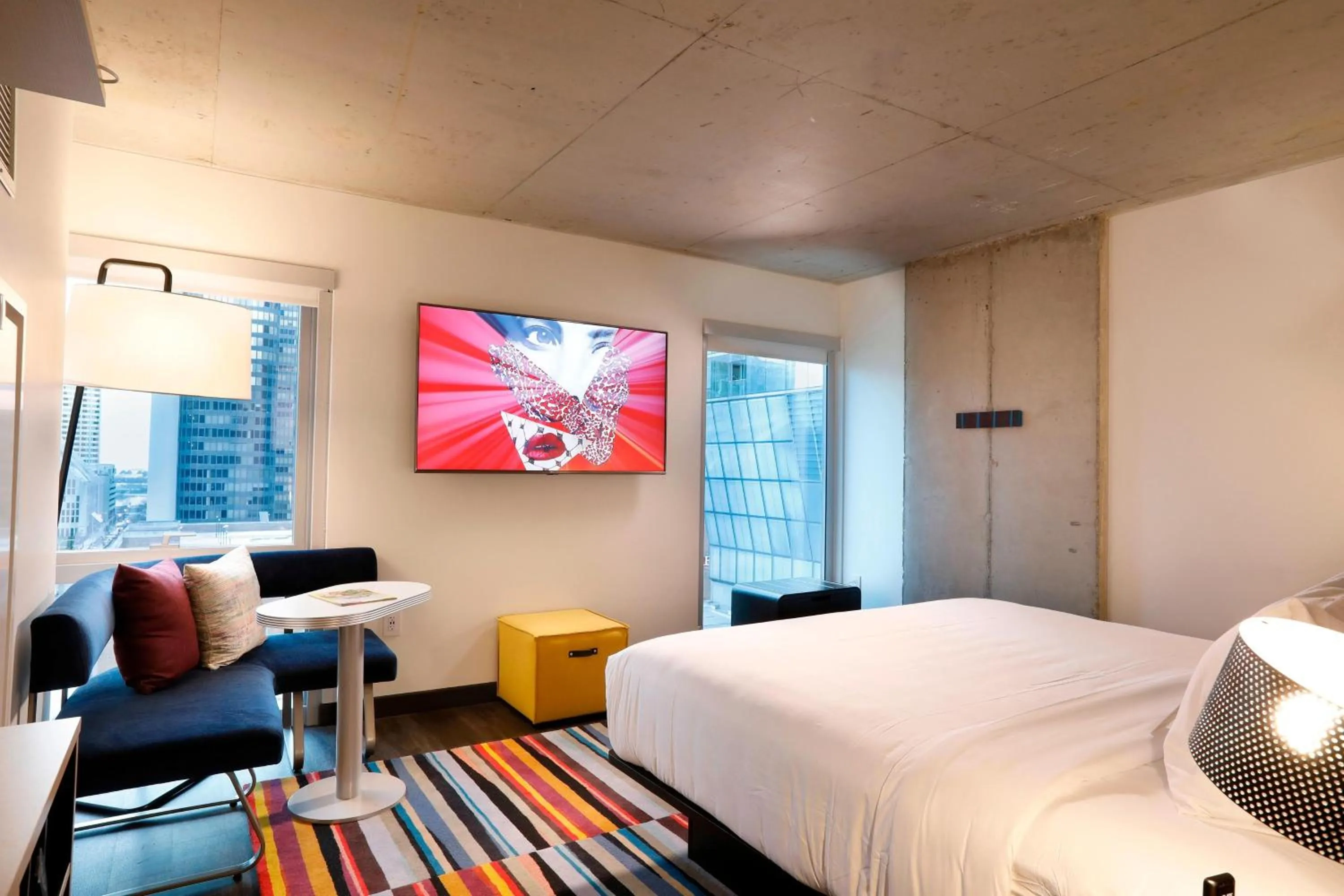 Photo of the whole room, Bed in Aloft Chicago Mag Mile