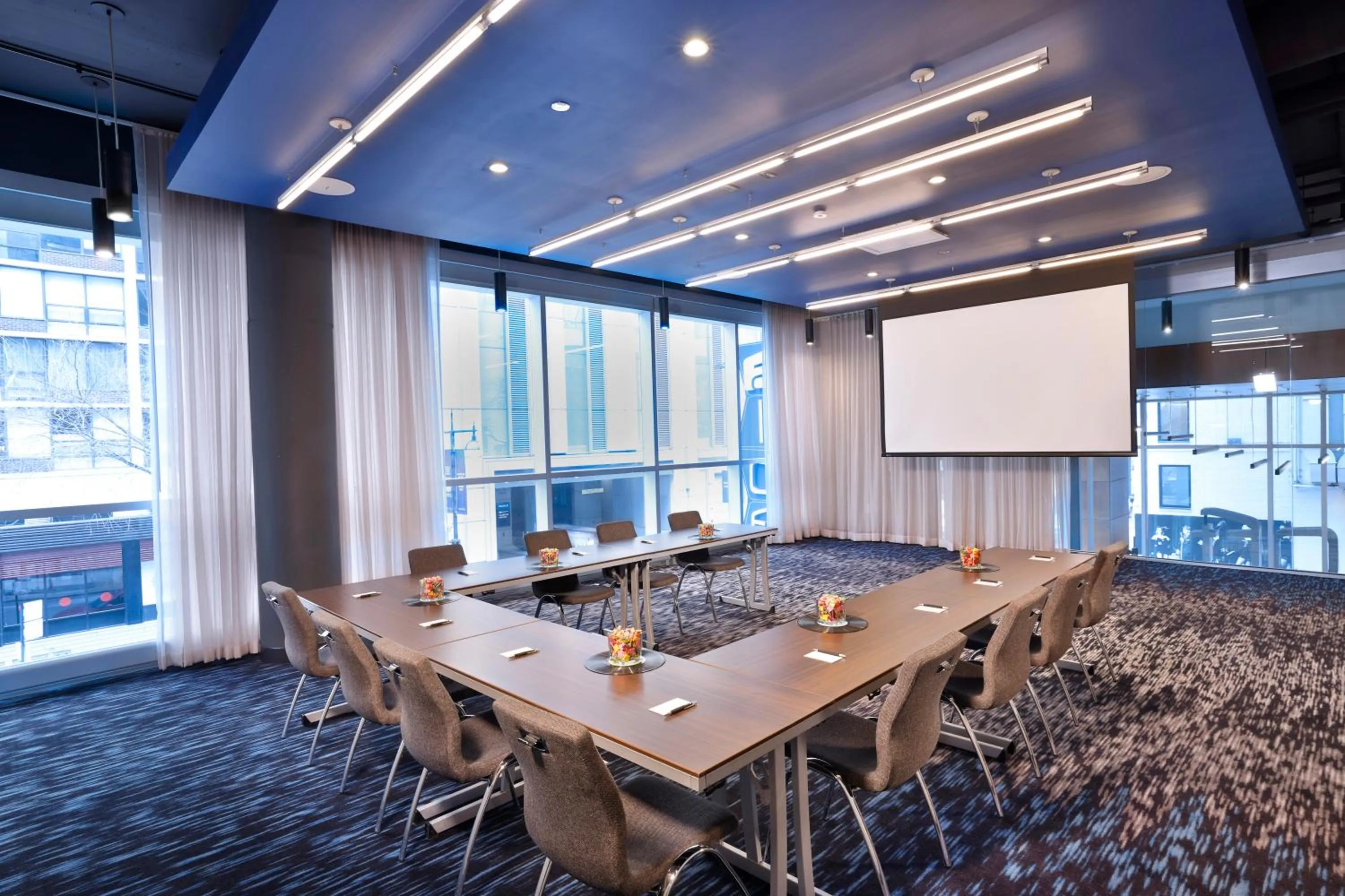 Meeting/conference room in Aloft Chicago Mag Mile
