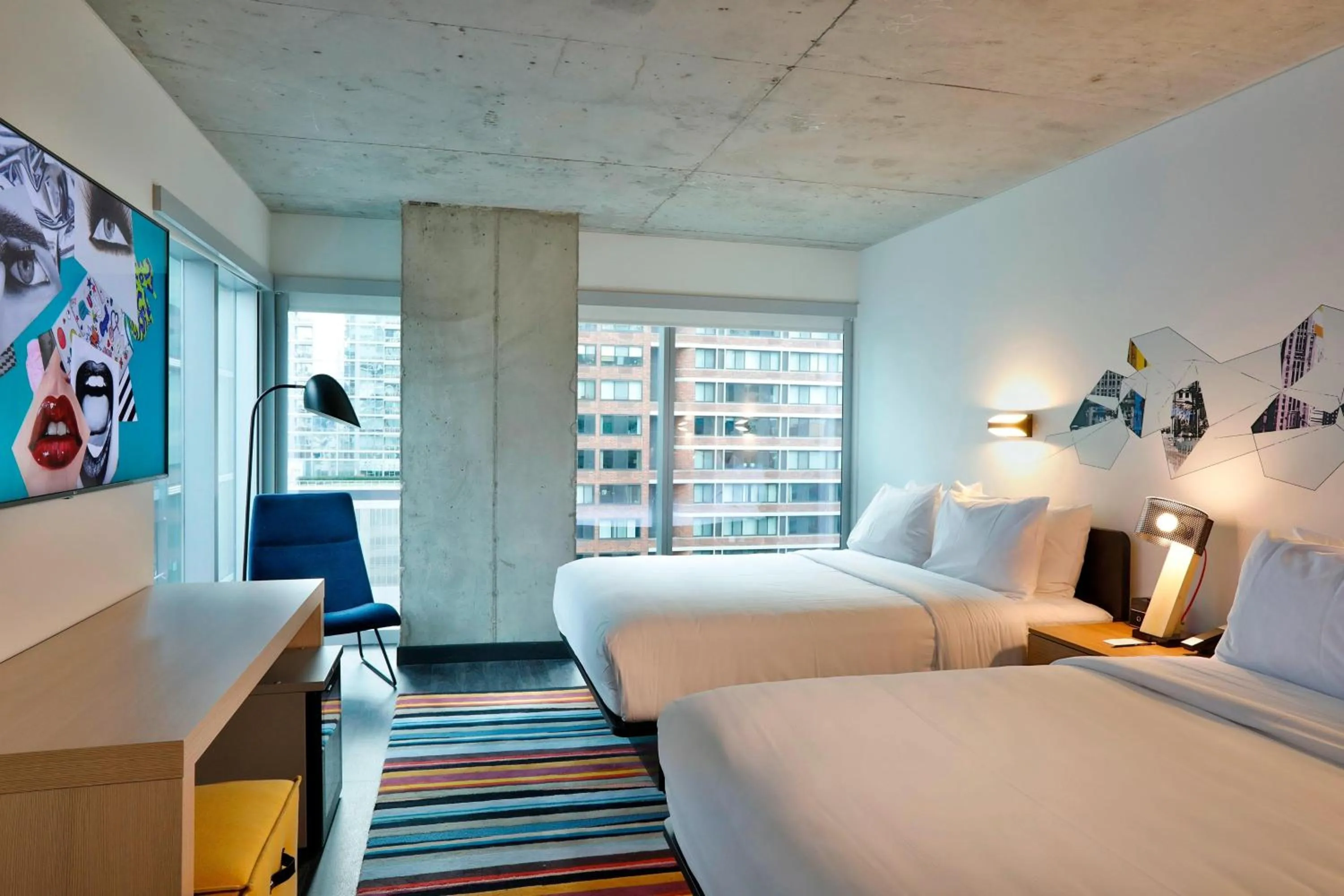 Photo of the whole room, Bed in Aloft Chicago Mag Mile