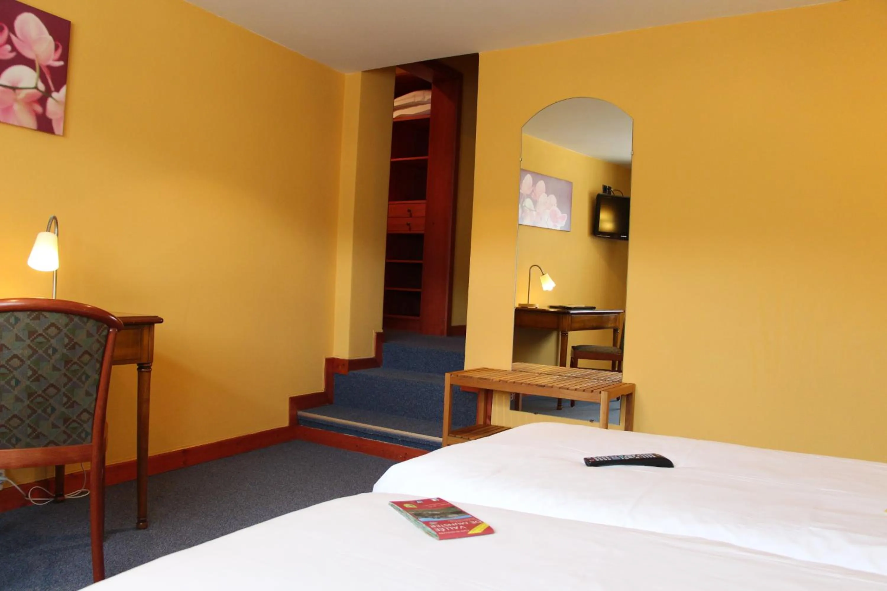 Twin Room in Hôtel Restaurant La Cigogne