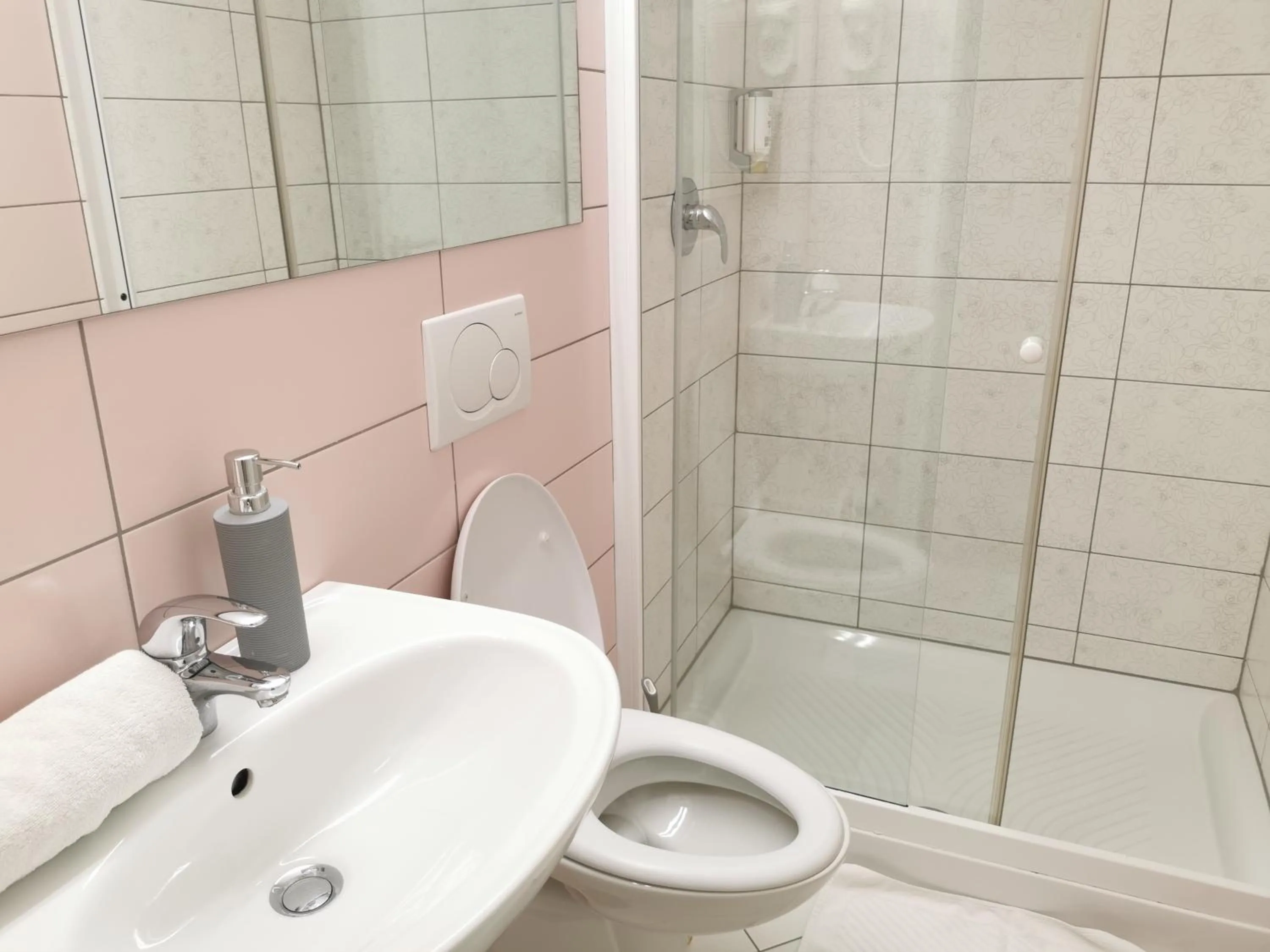 Bathroom in Rooms Sincere 1830