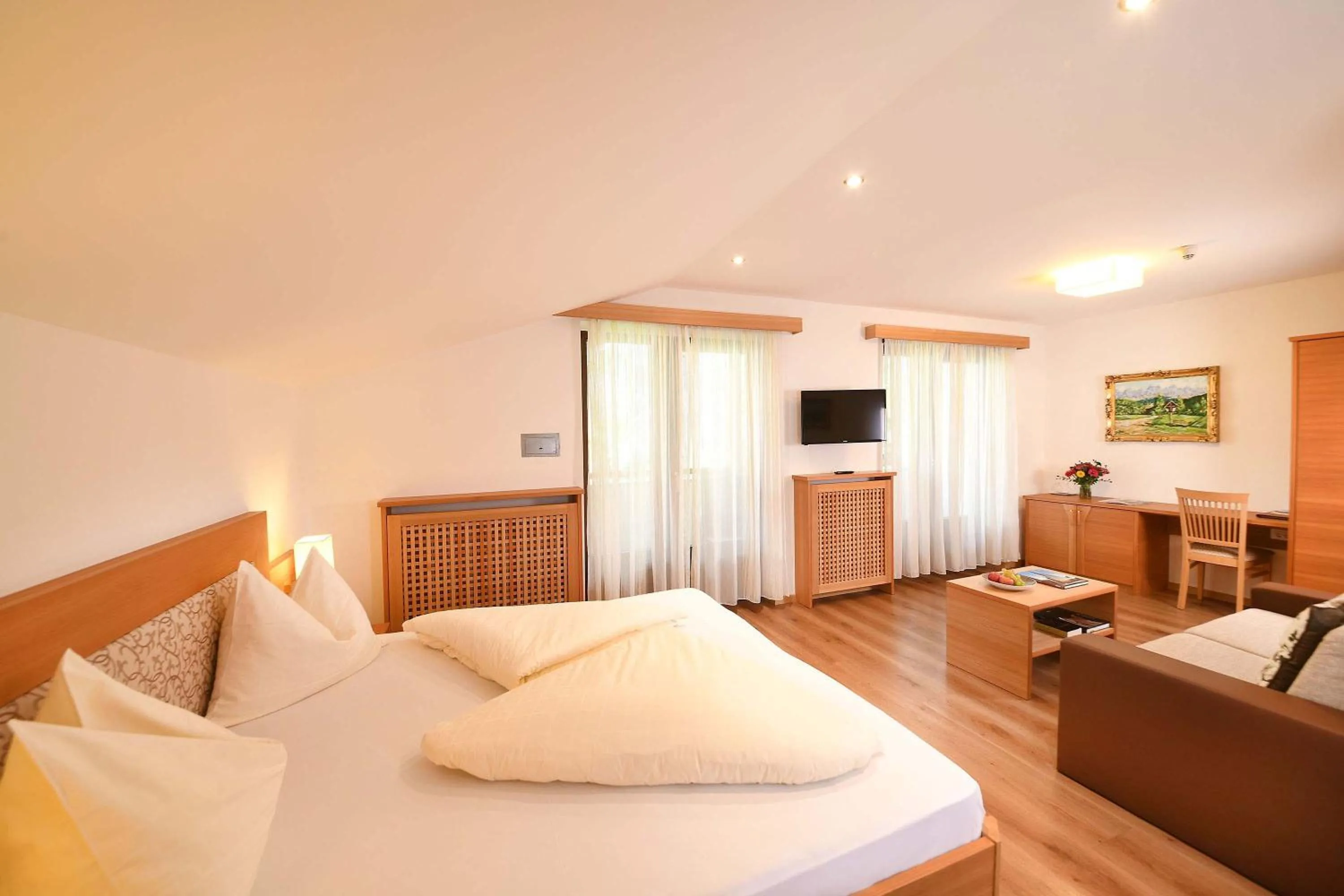 Photo of the whole room, Bed in Hotel Paradies