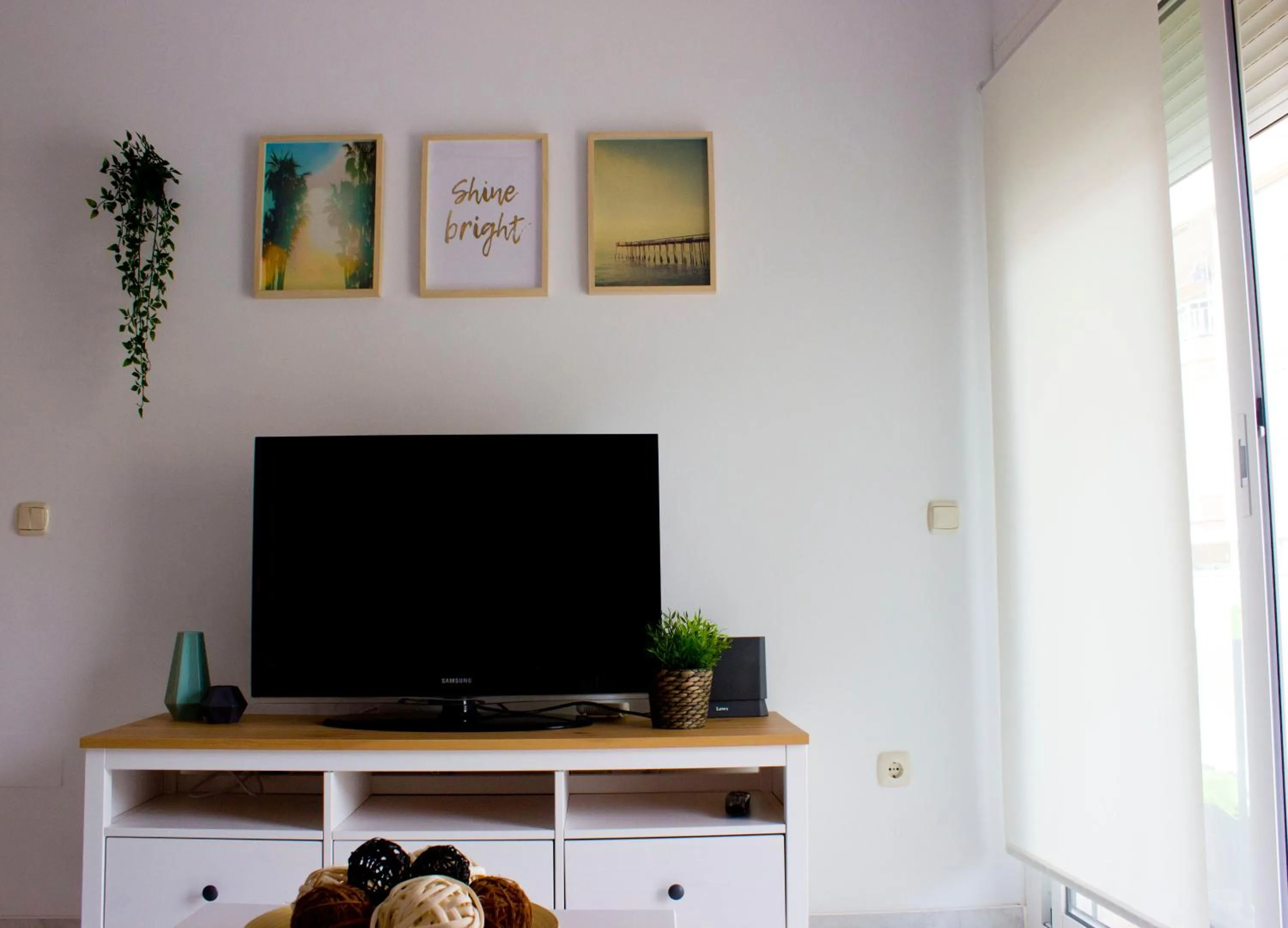 TV and multimedia in Seaview Fuengirola Apartment
