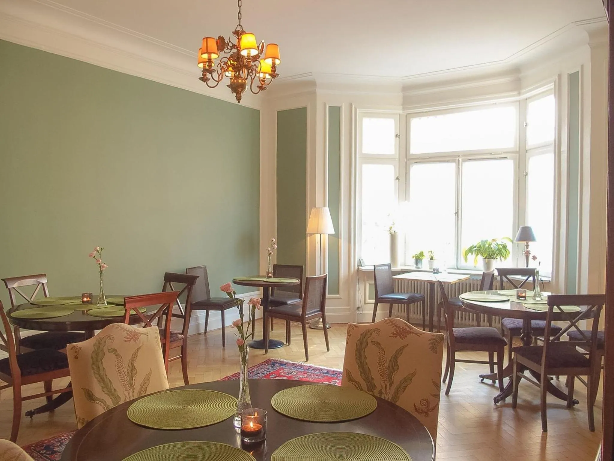 Restaurant/places to eat in Pärlan Hotell