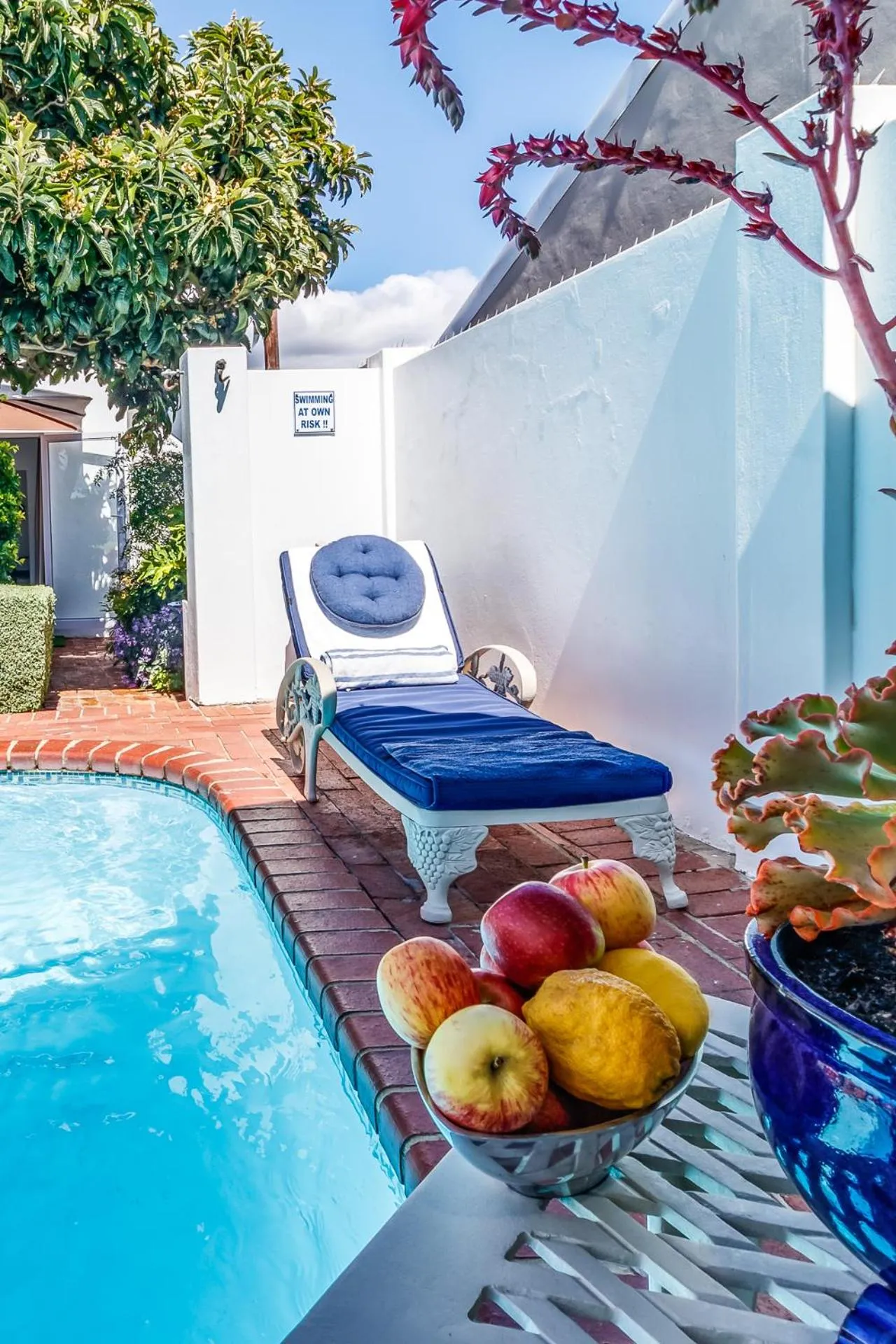 Swimming pool in Bleu Cobalt Cottage