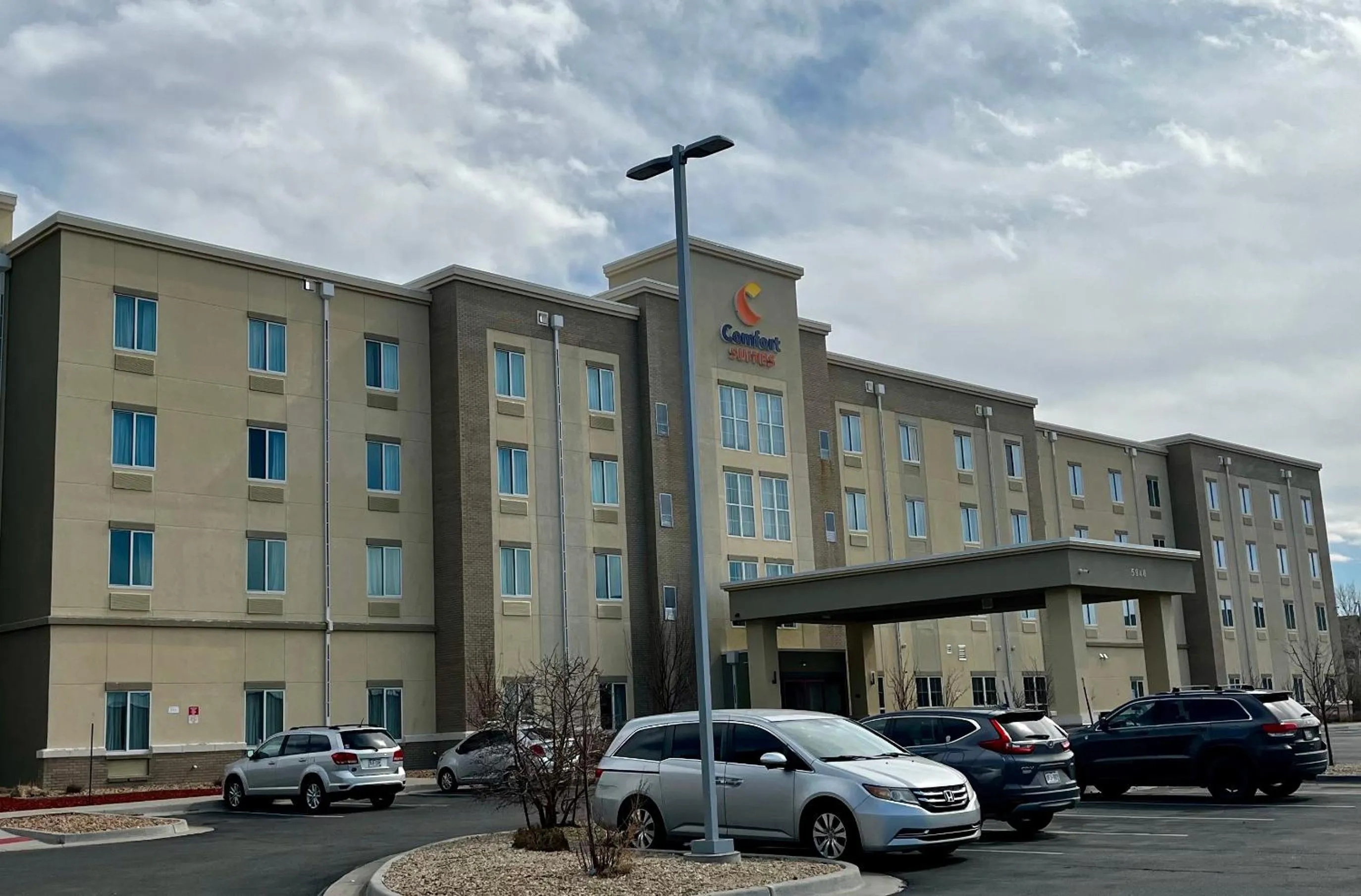Property building in Comfort Suites Denver International Airport