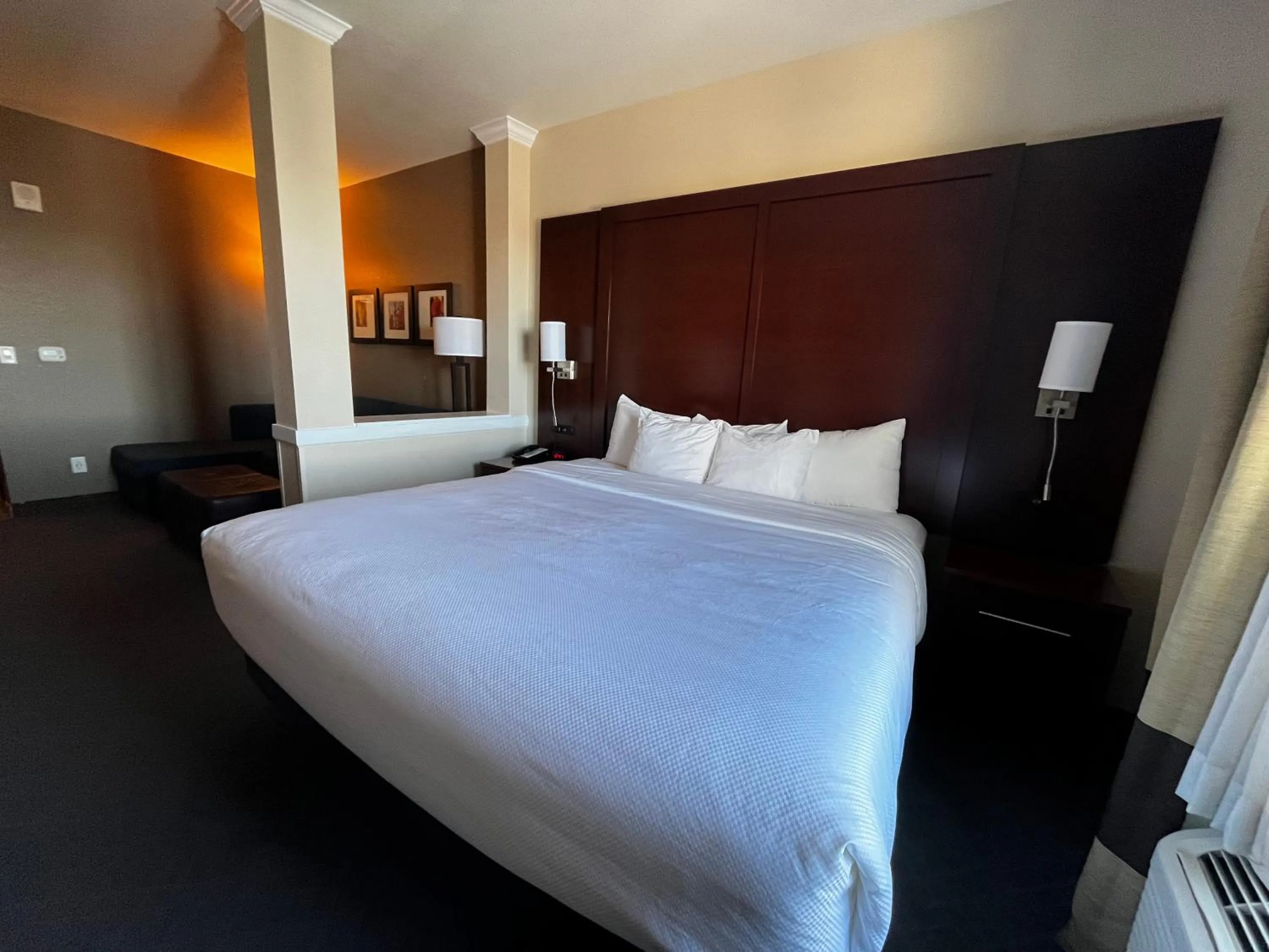 Bed in Comfort Suites Denver International Airport