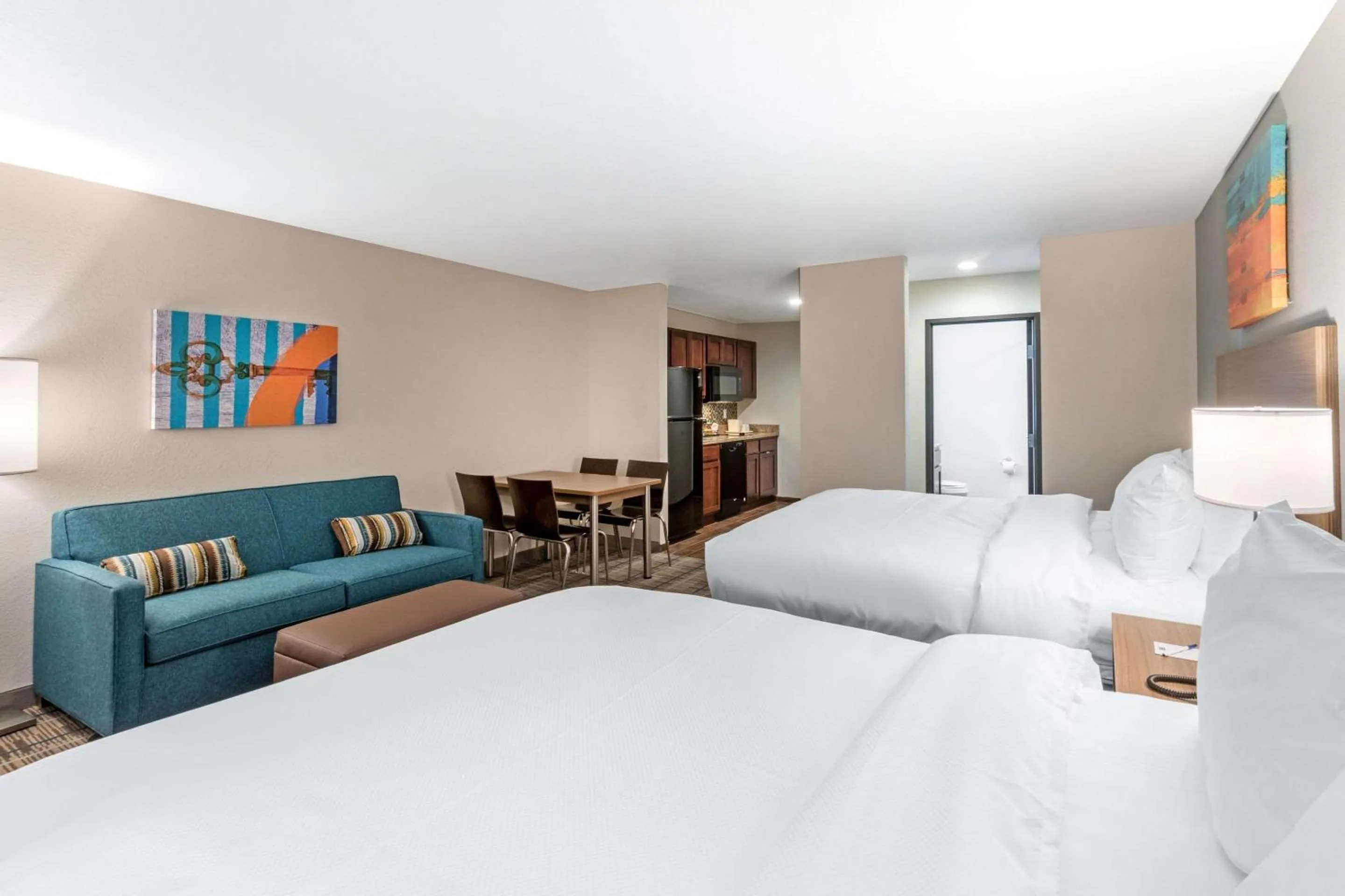 Bedroom, Bed in MainStay Suites Denver International Airport