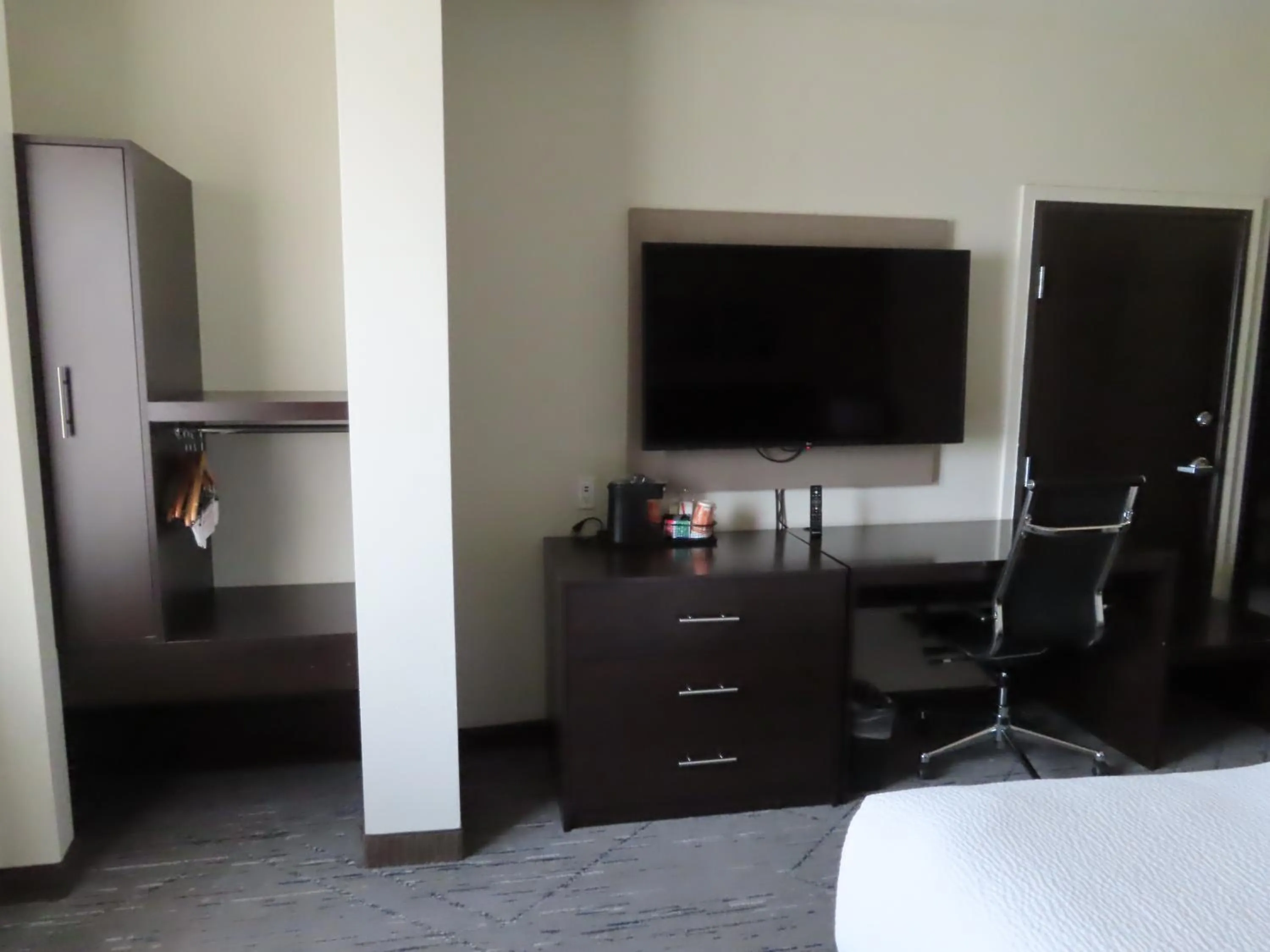 Bed in Sleep Inn & Suites Denver International Airport