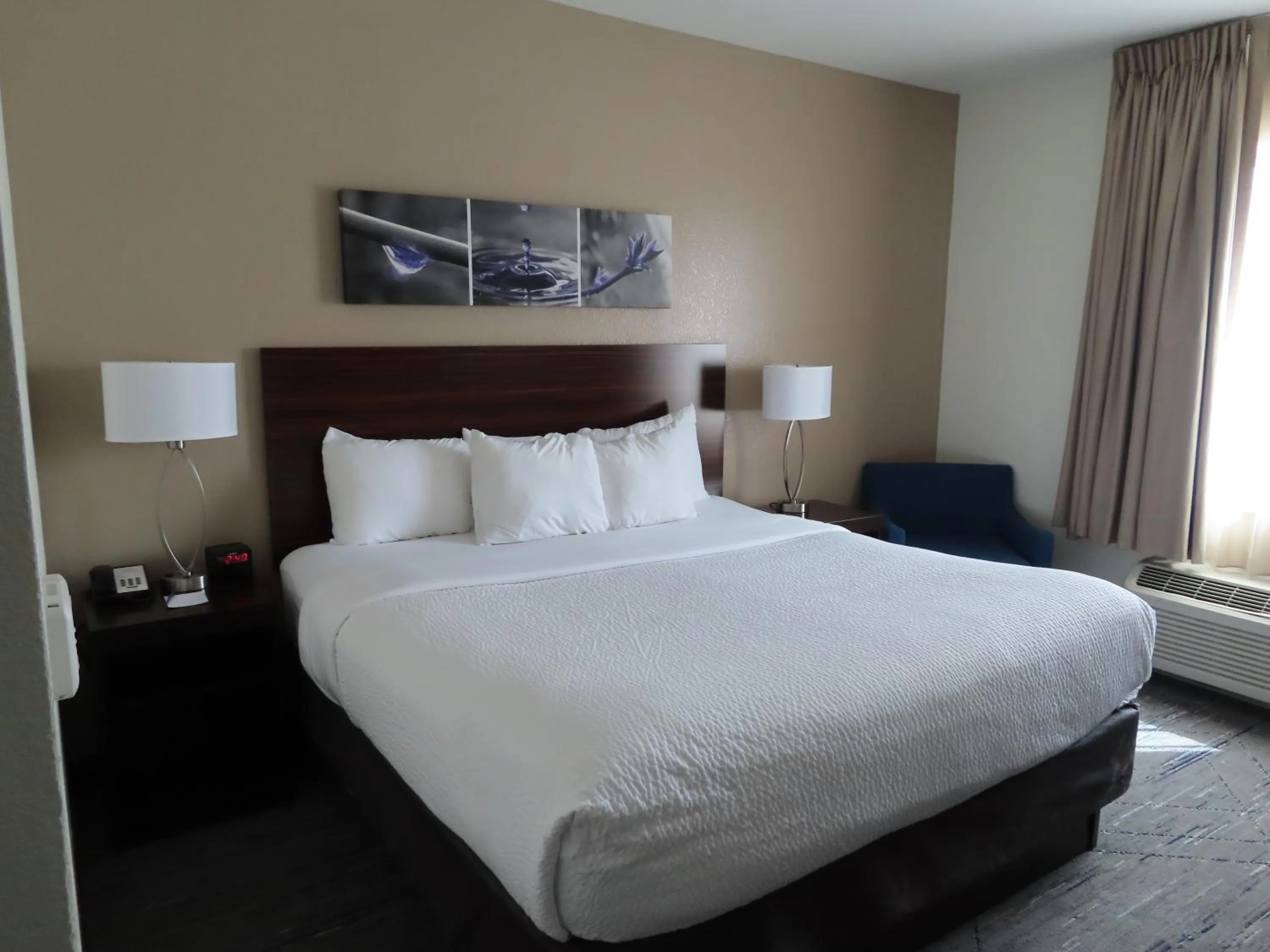 Bed in Sleep Inn & Suites Denver International Airport