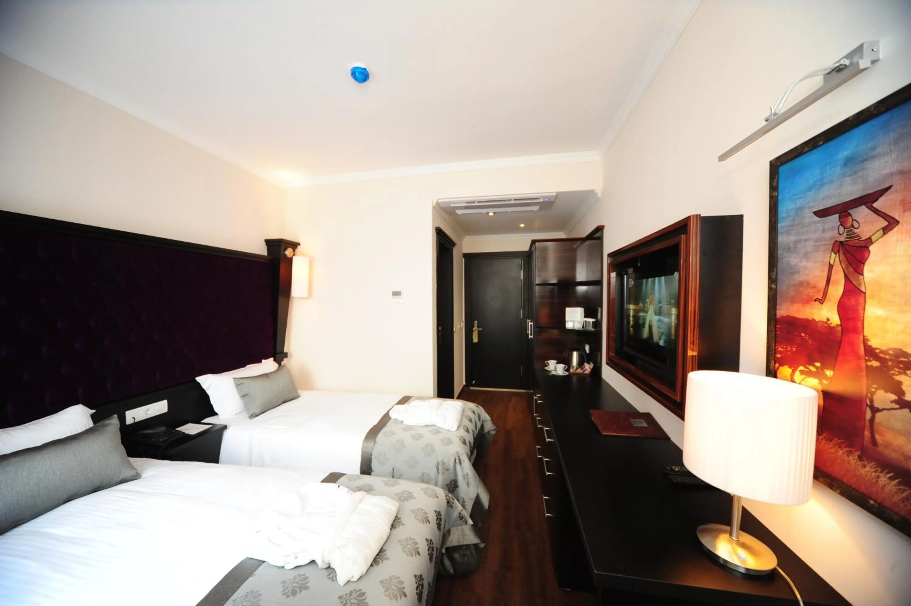 Photo of the whole room, Bed in Blueberry Boutique Hotel