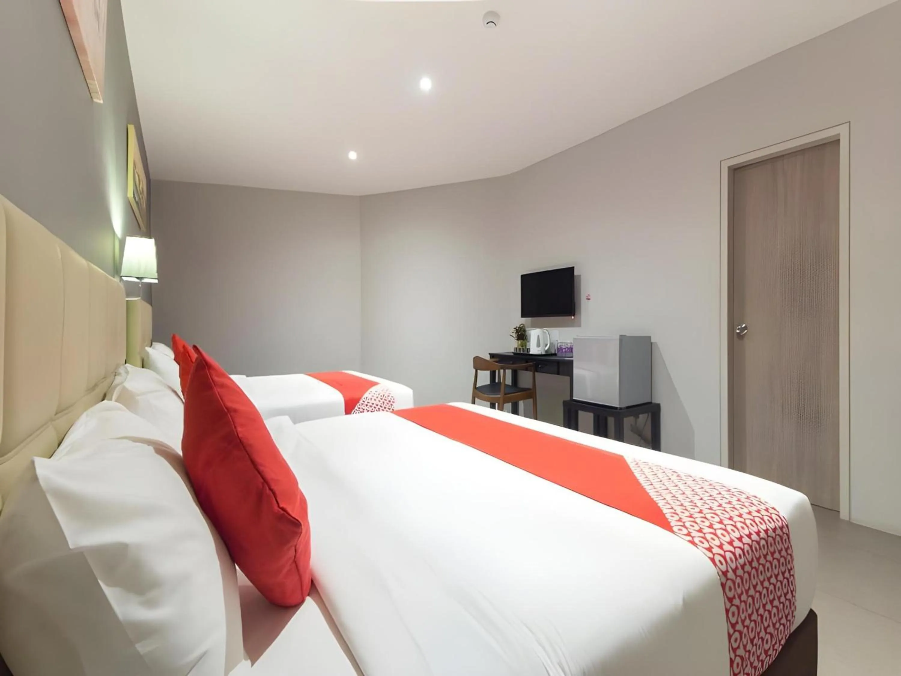 Bedroom, Bed in Yootel Boutique Hotel