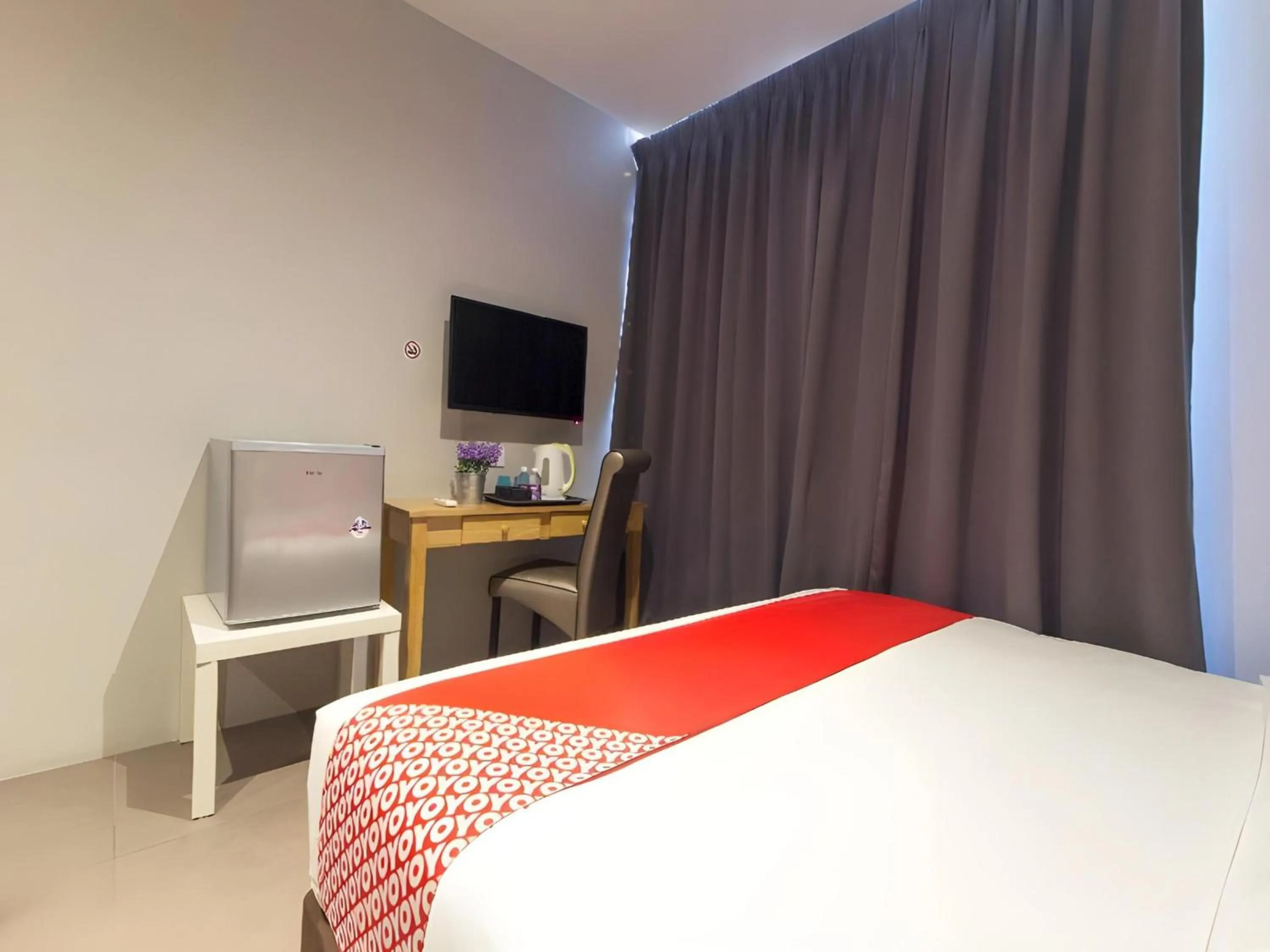 Bedroom, Bed in Yootel Boutique Hotel