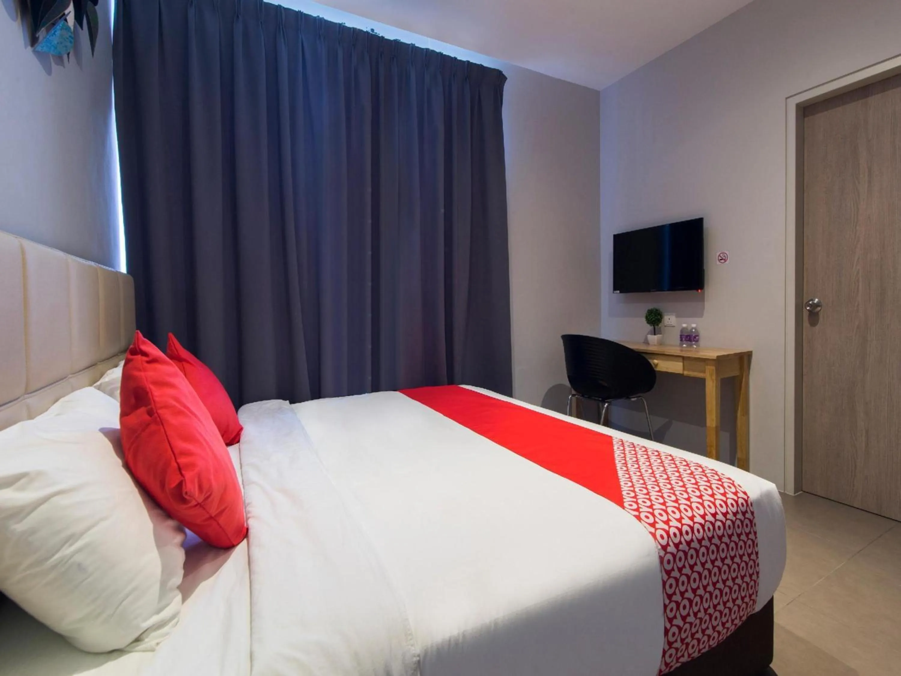 Bedroom, Bed in Yootel Boutique Hotel