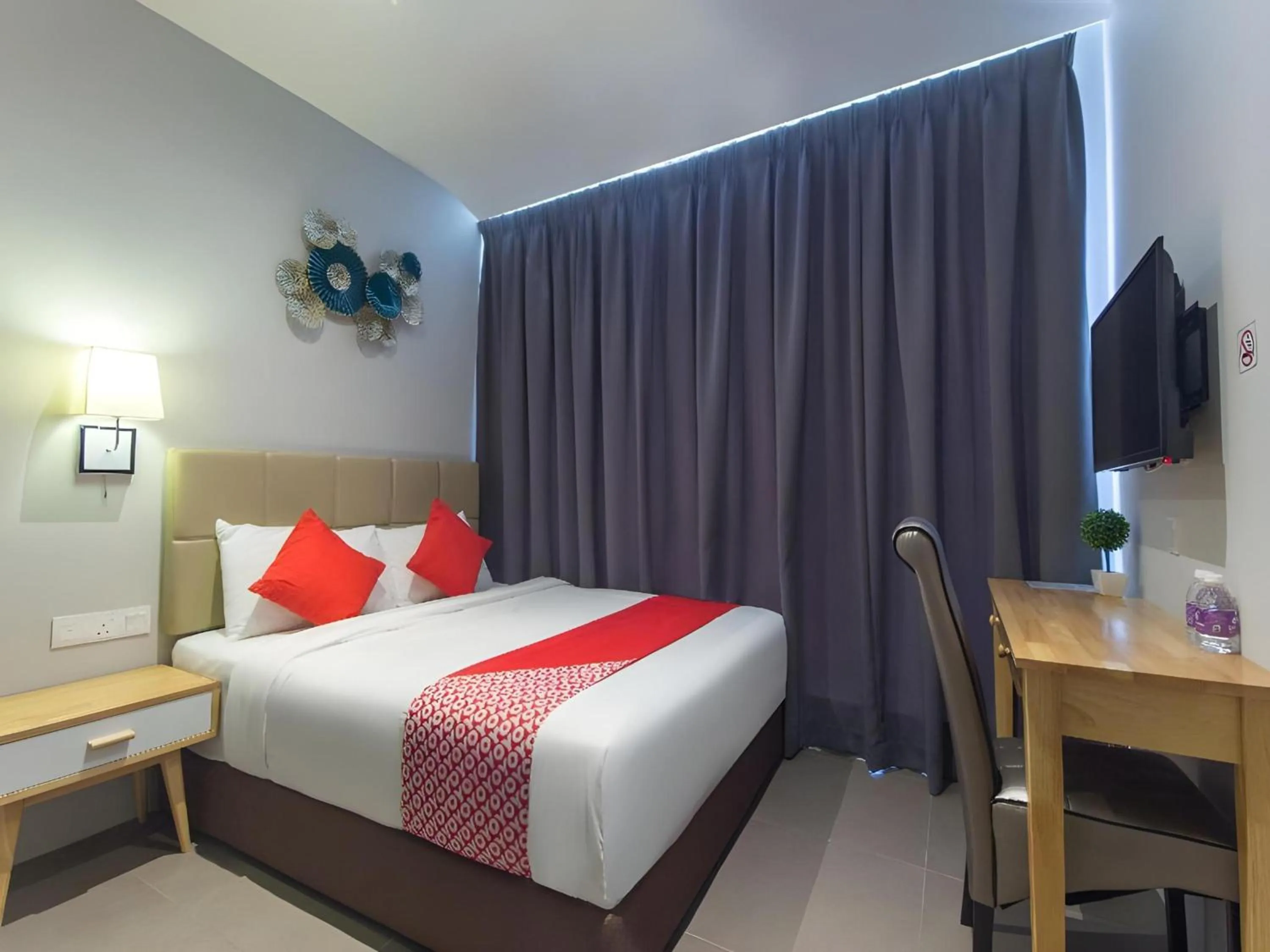 Bedroom, Bed in Yootel Boutique Hotel