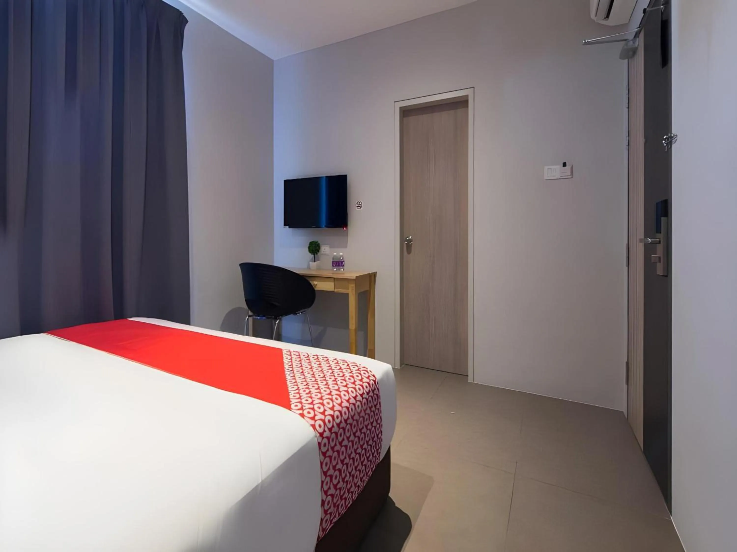 Bedroom, Bed in Yootel Boutique Hotel