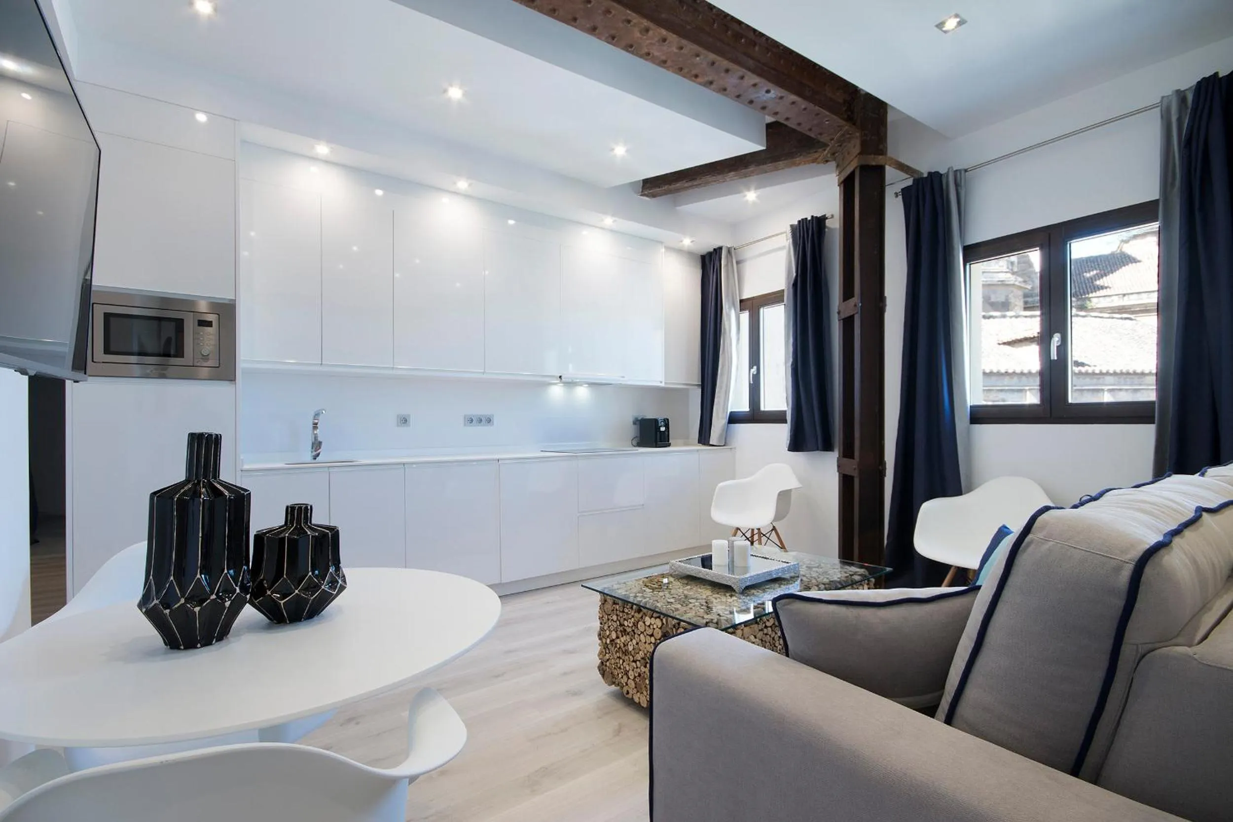 Kitchen or kitchenette in BiBo Suites Gran Vía