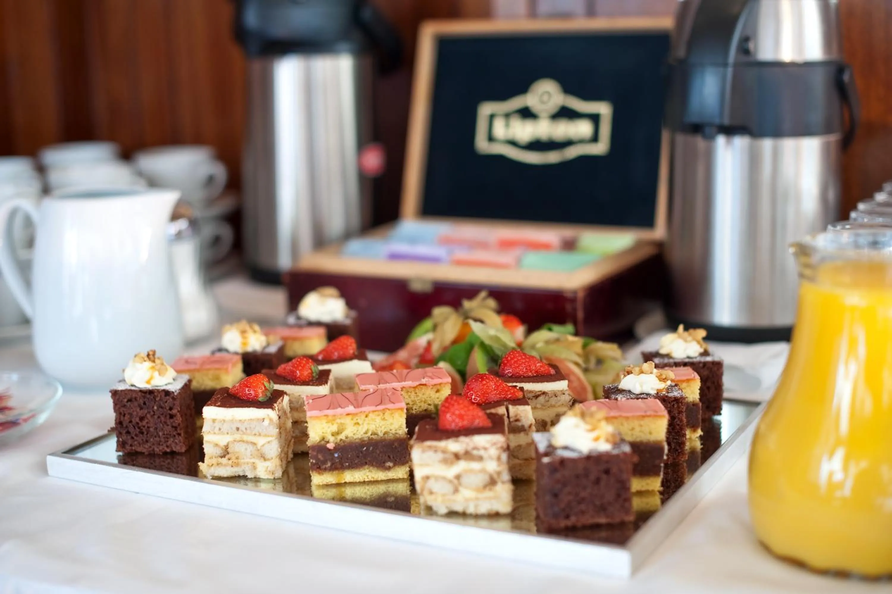 Food and drinks in Hotel Regina