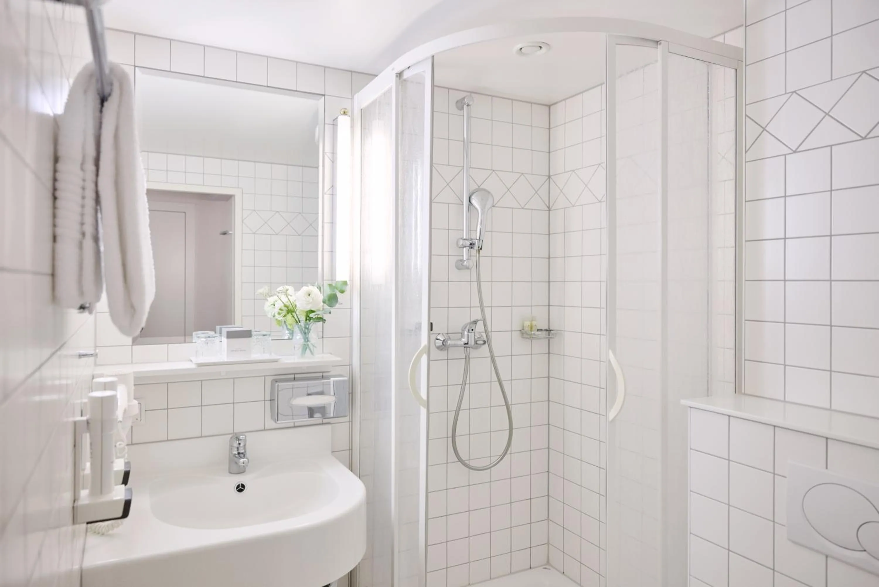 Bathroom in Graben Hotel