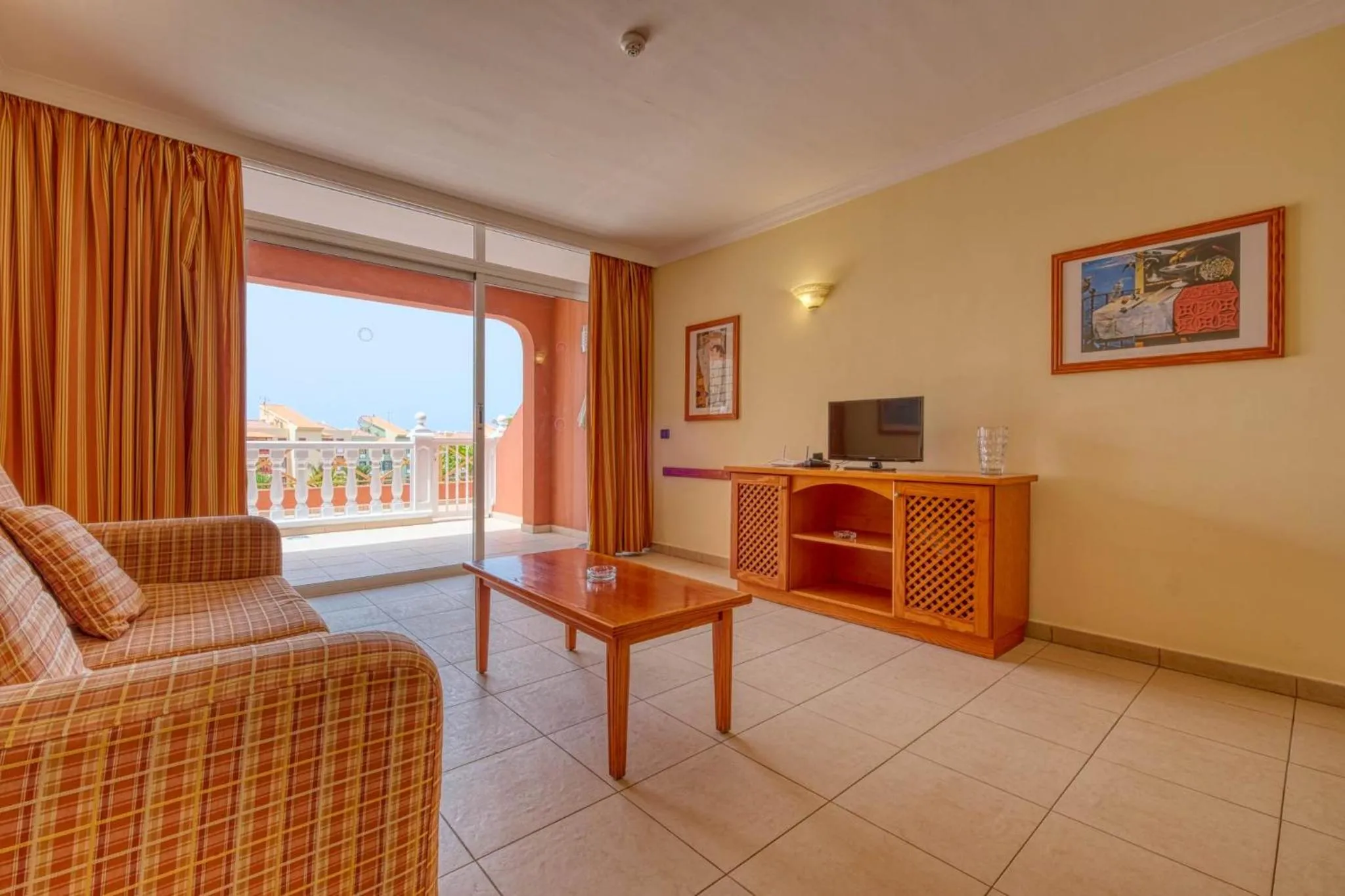 Living room in Apartamentos Callaomar