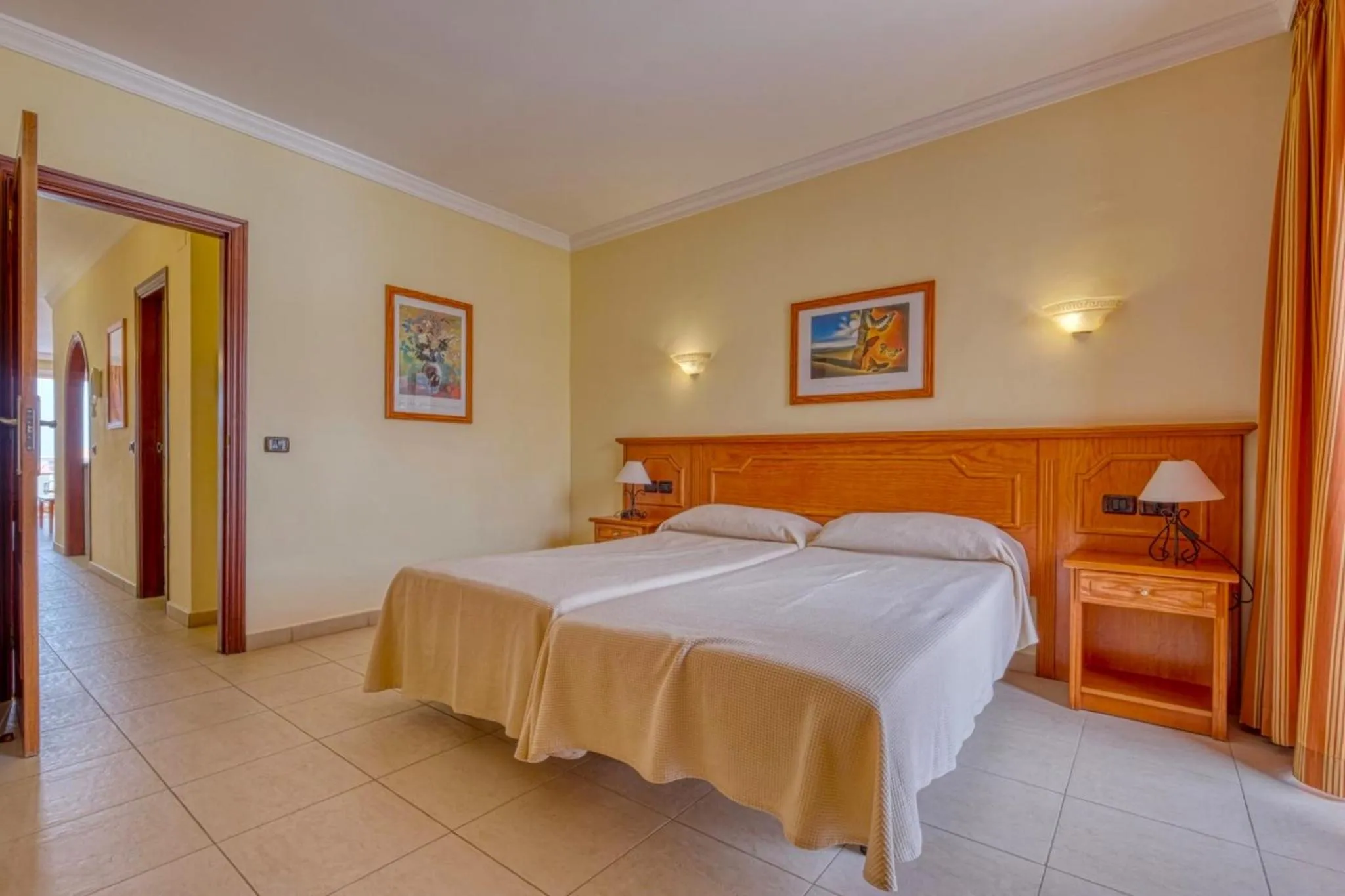 Photo of the whole room, Bed in Apartamentos Callaomar