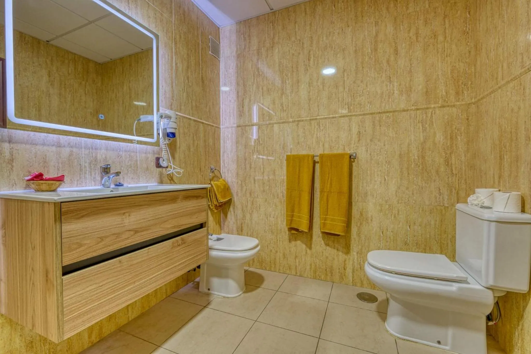 Bathroom in Apartamentos Callaomar