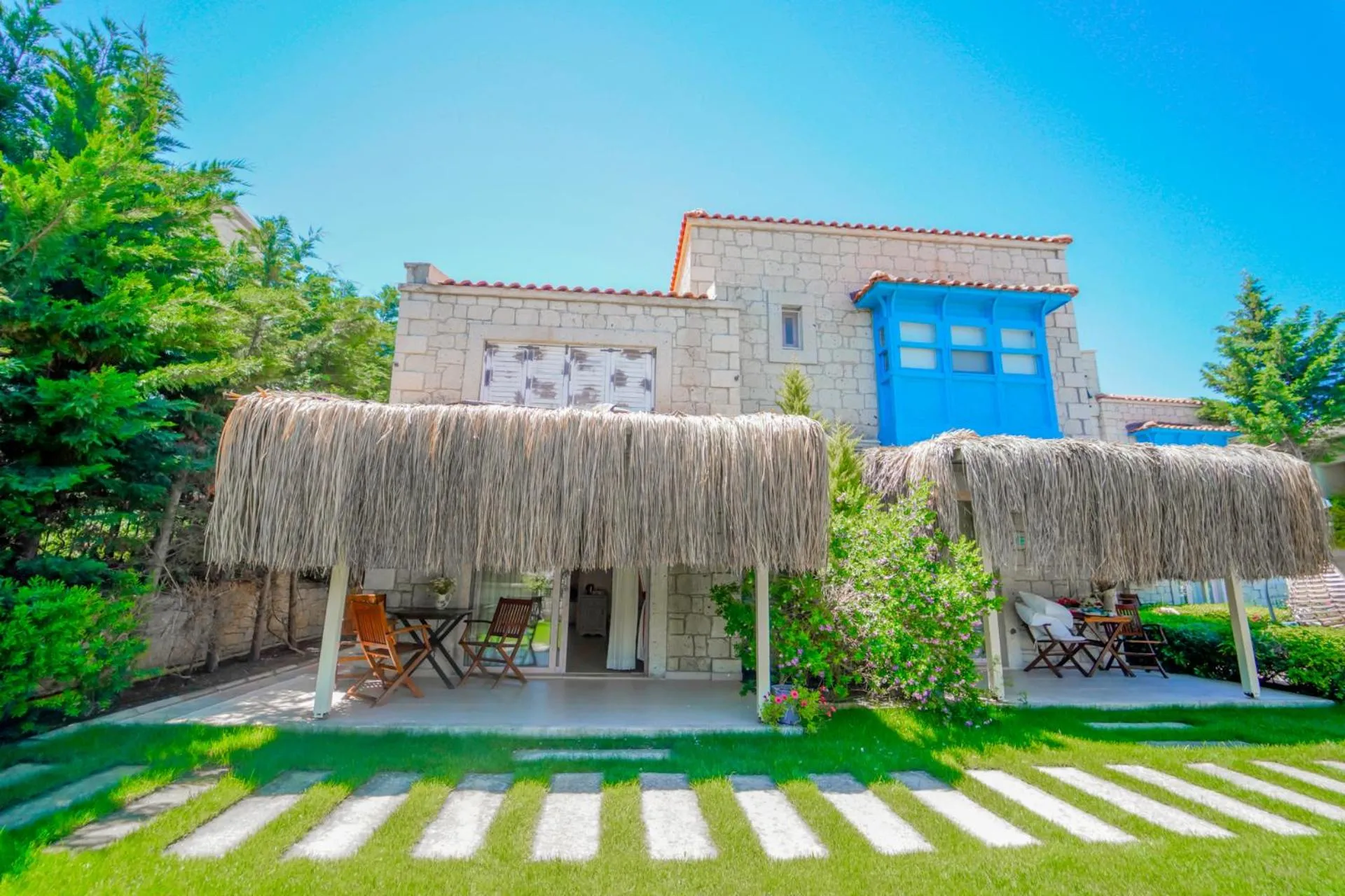 Garden view in Alacati Marina Palace