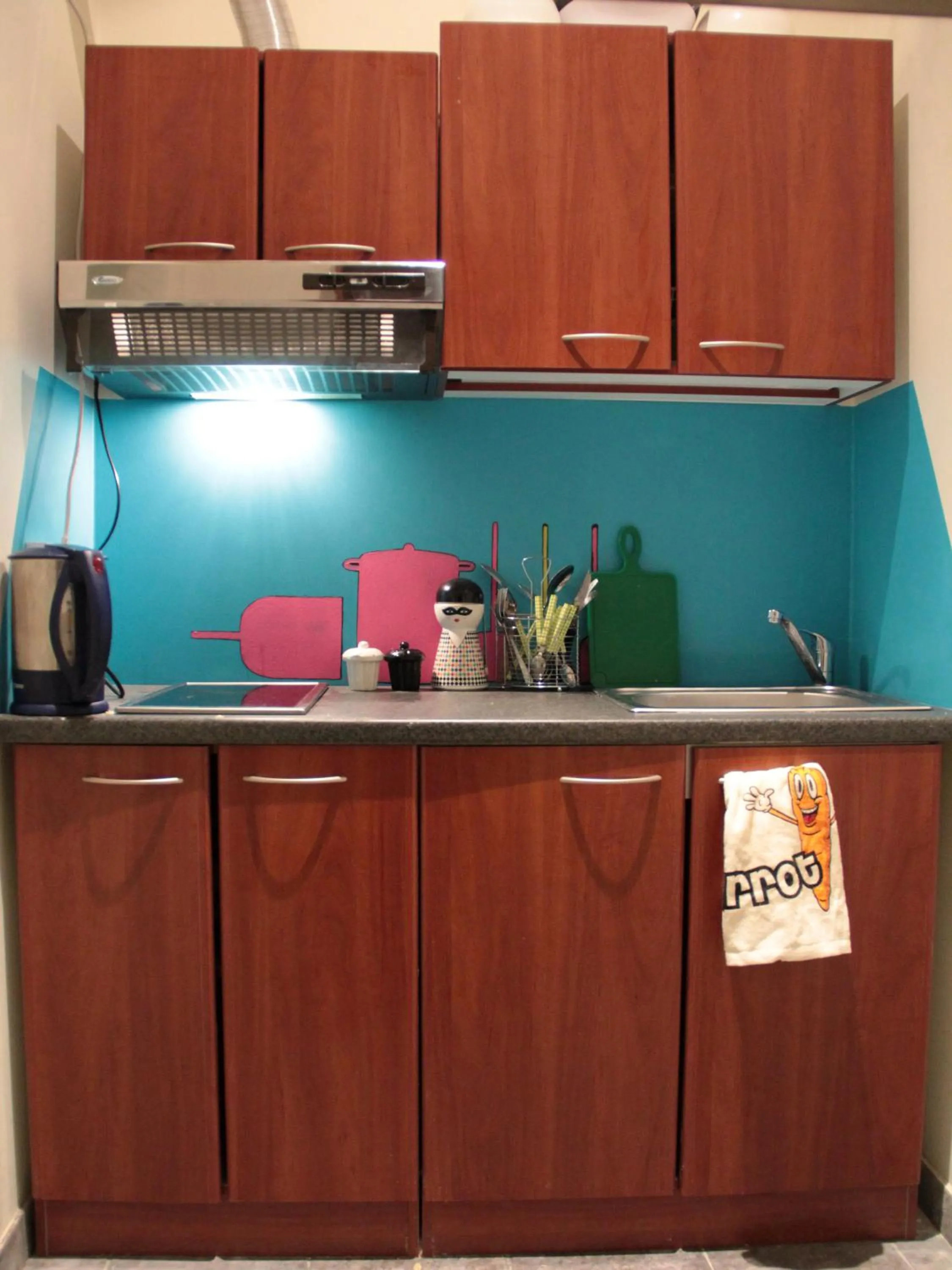 Kitchen or kitchenette in Pogo Hostel