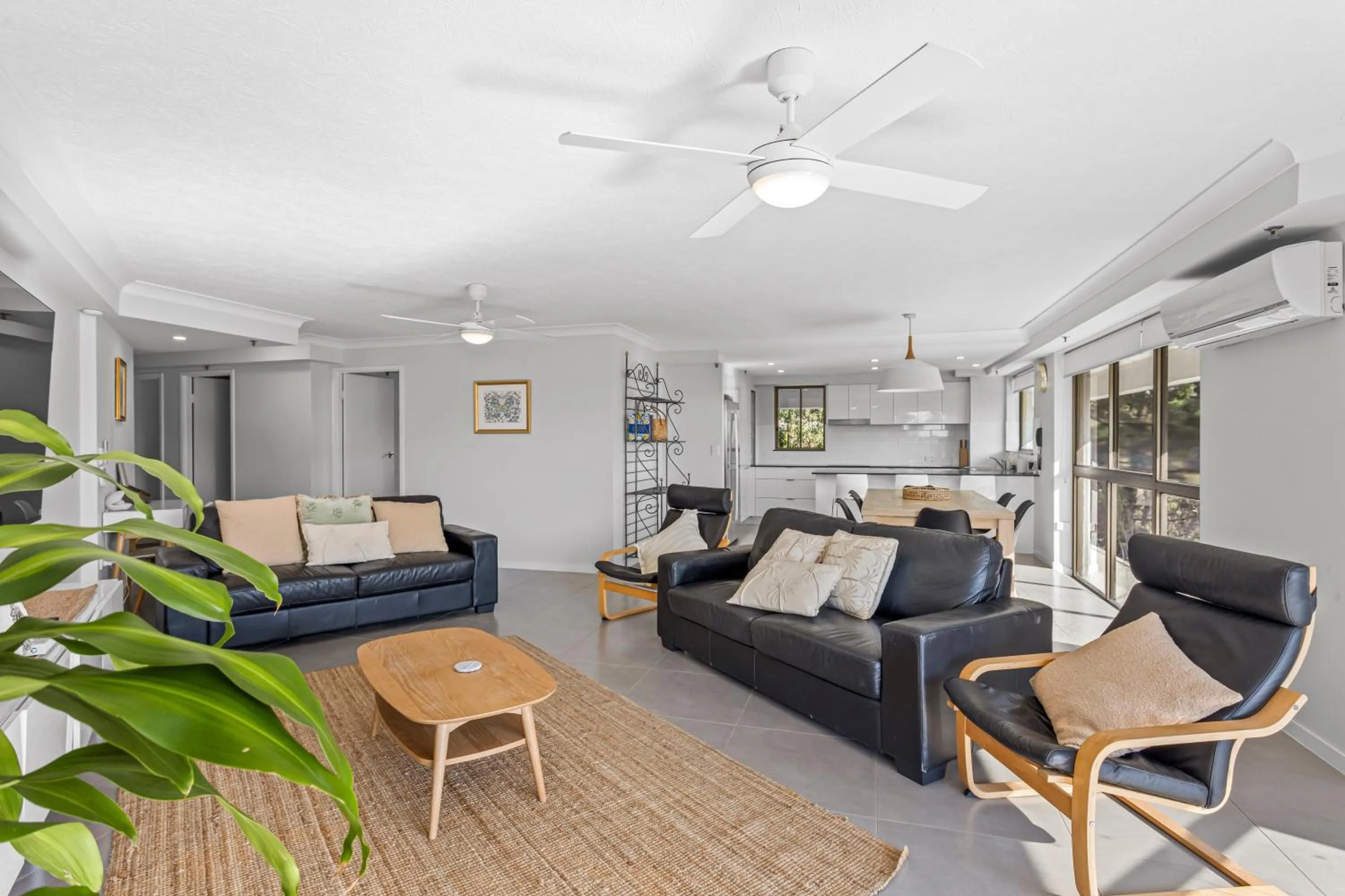Living room in Gemini Court Holiday Apartments