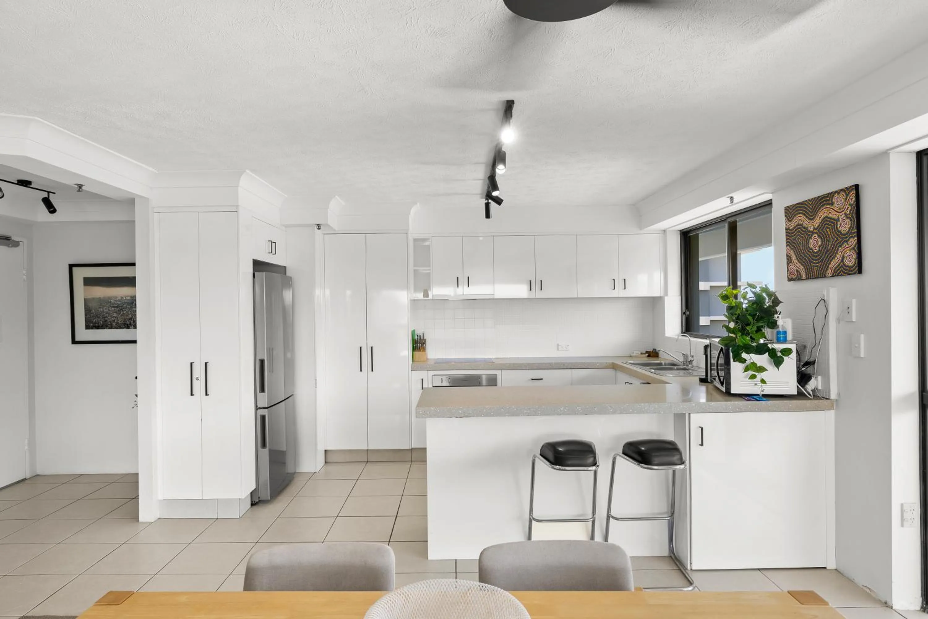 dishwasher in Gemini Court Holiday Apartments