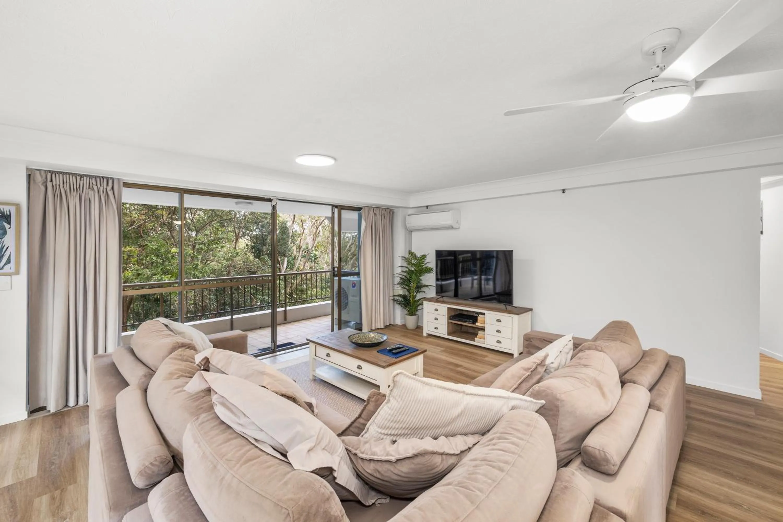 TV and multimedia in Gemini Court Holiday Apartments