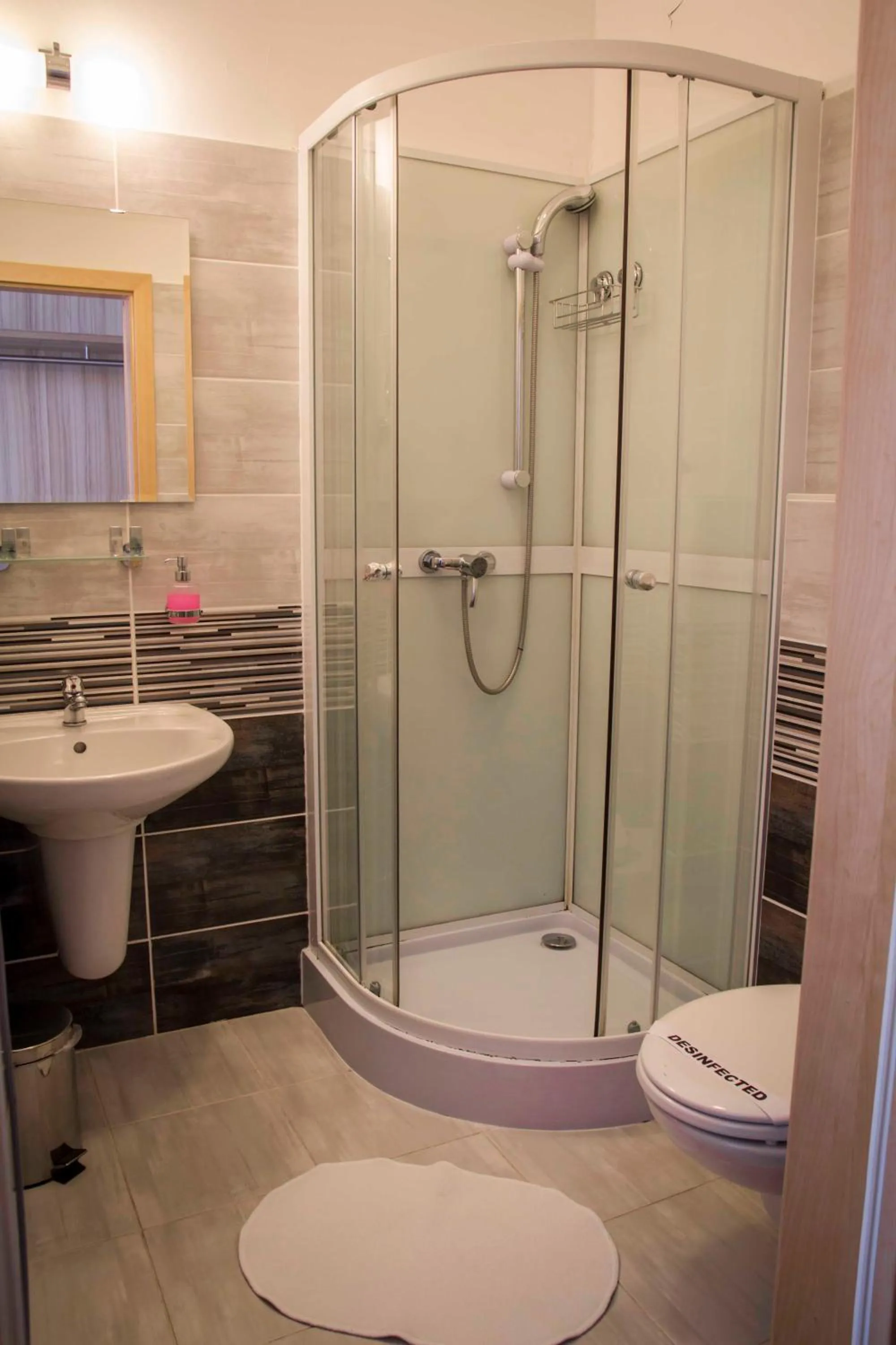 Shower in Mini Hotel Akord