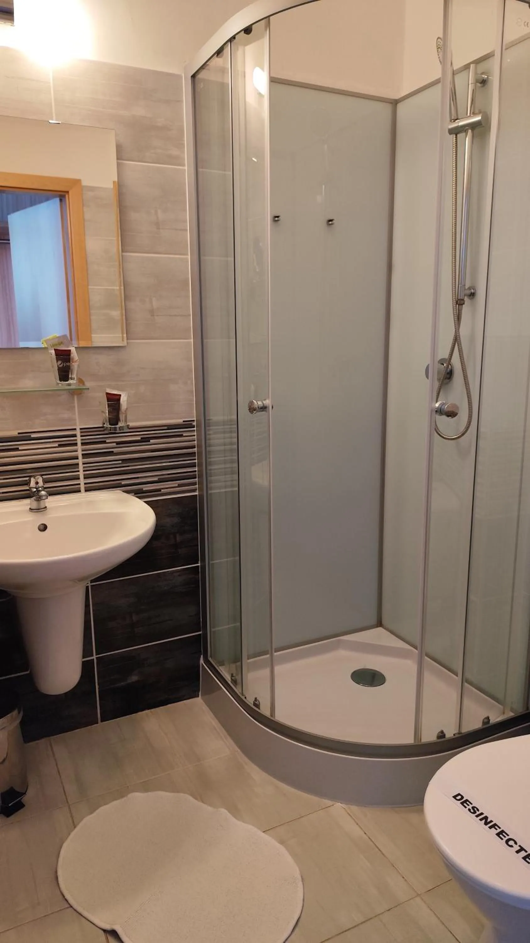 Shower in Mini Hotel Akord