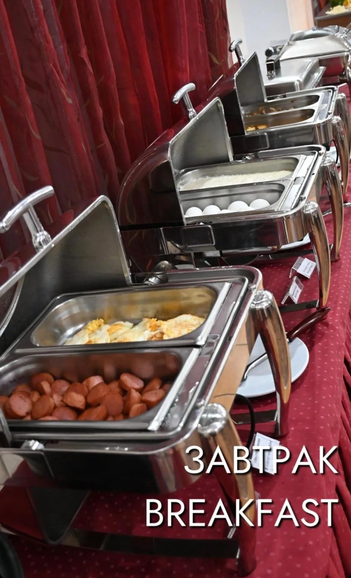 Restaurant/places to eat in Green Hotel