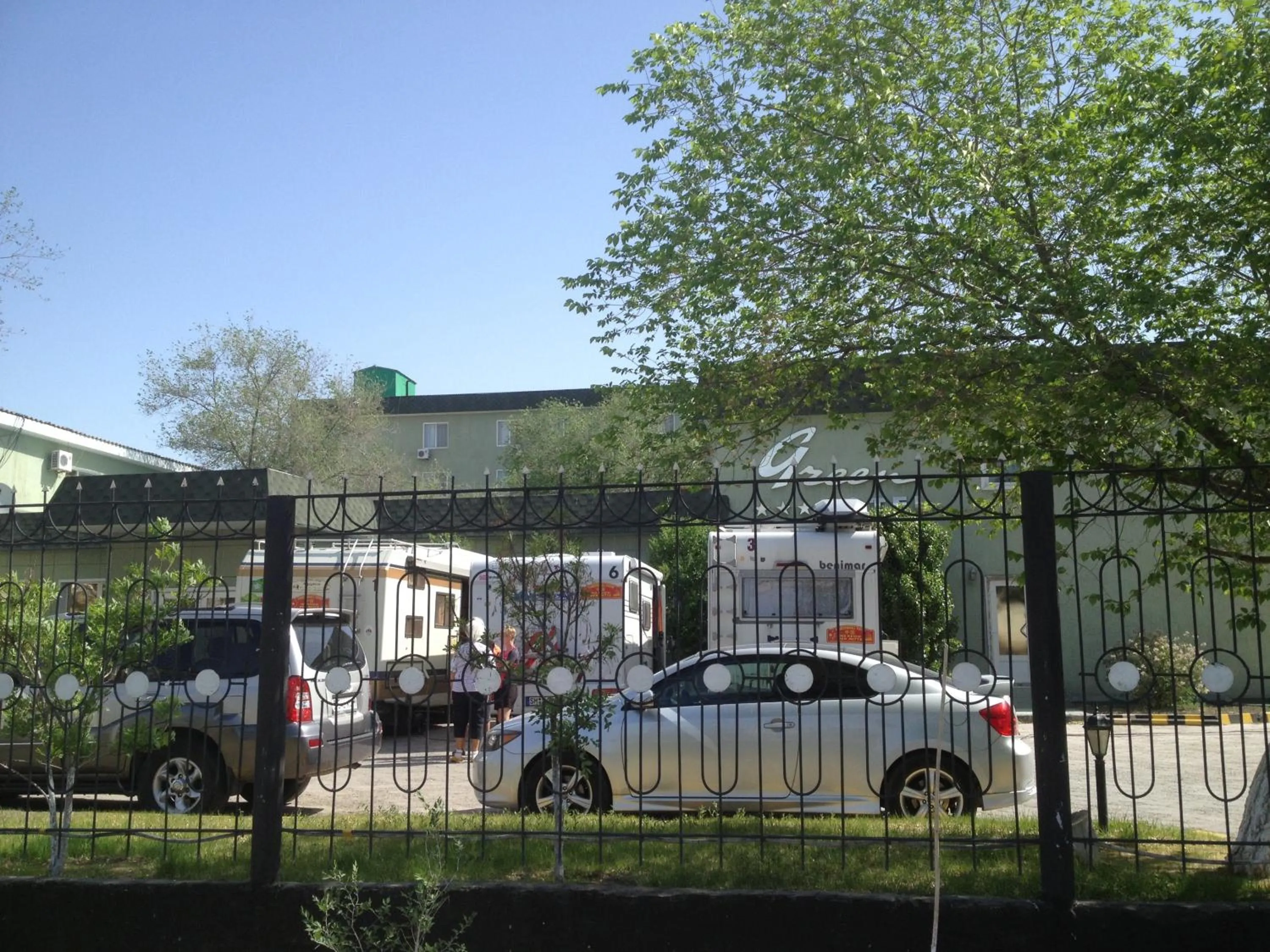 Parking in Green Hotel