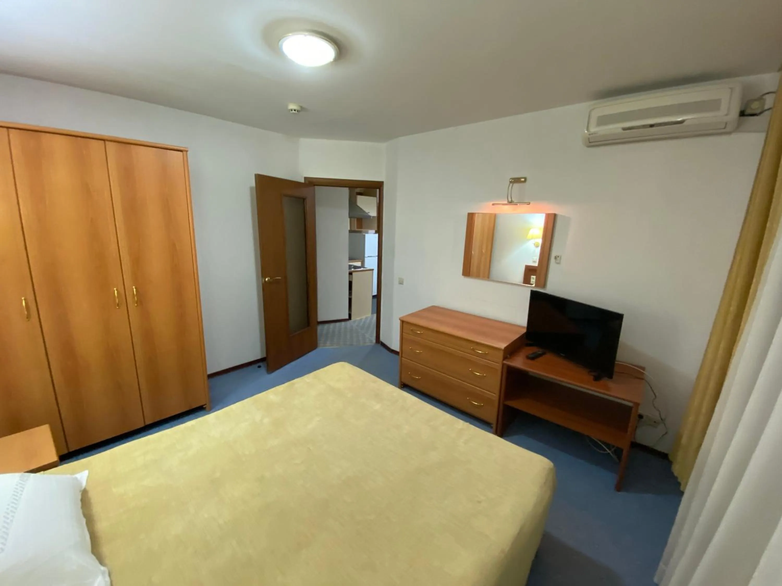 Bedroom in Green Hotel