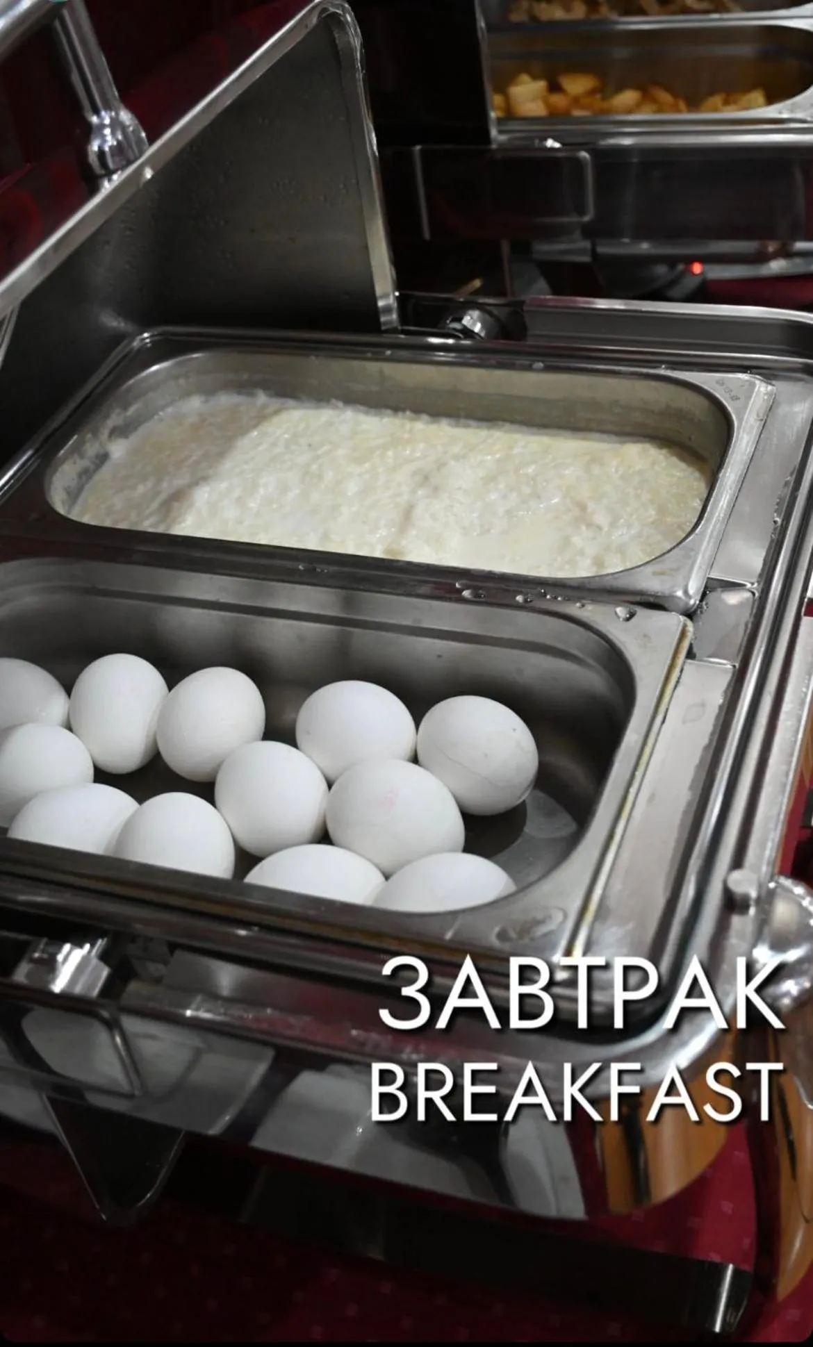 Restaurant/places to eat in Green Hotel