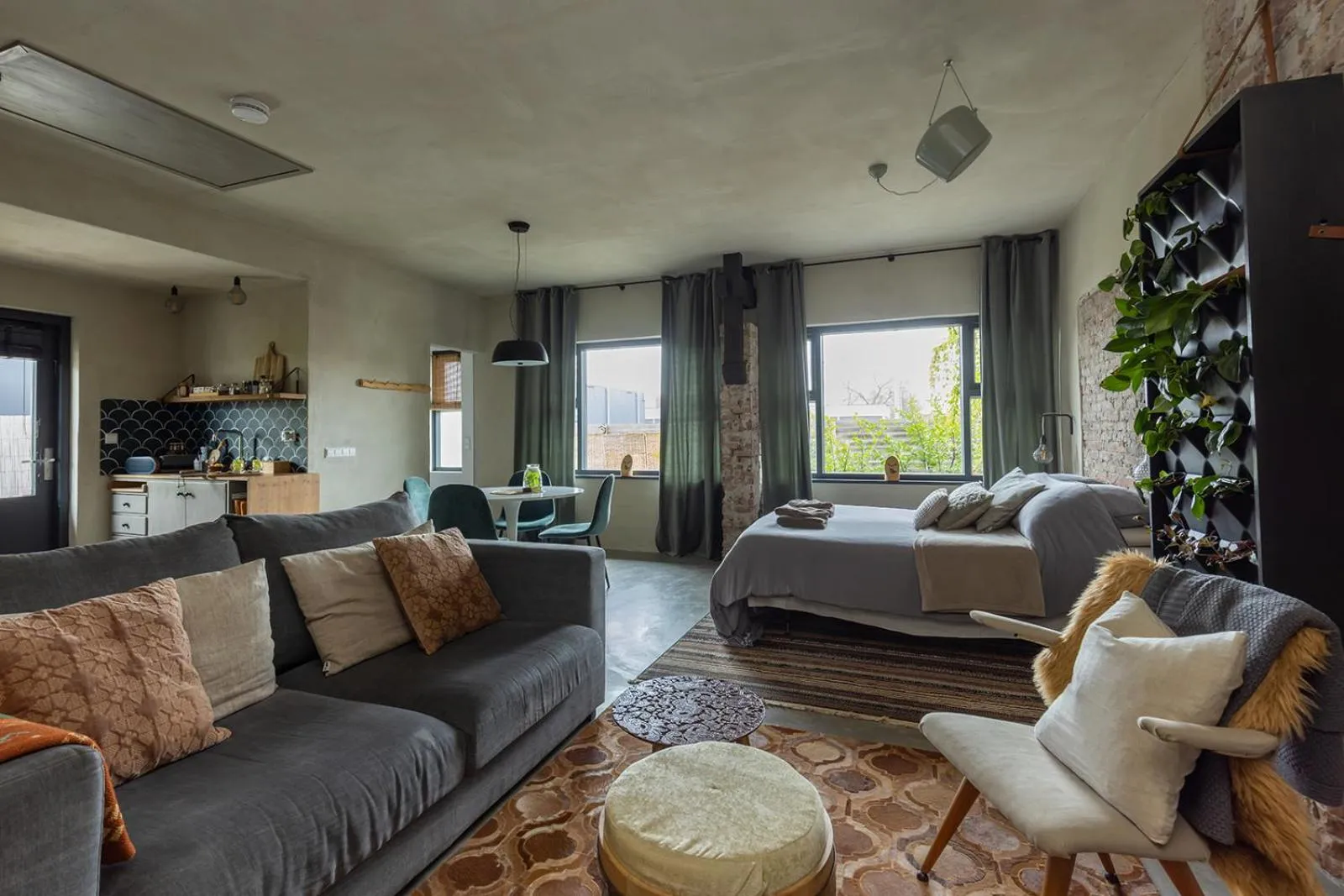 Living room in De oude slaght- luxe suite met buitensauna