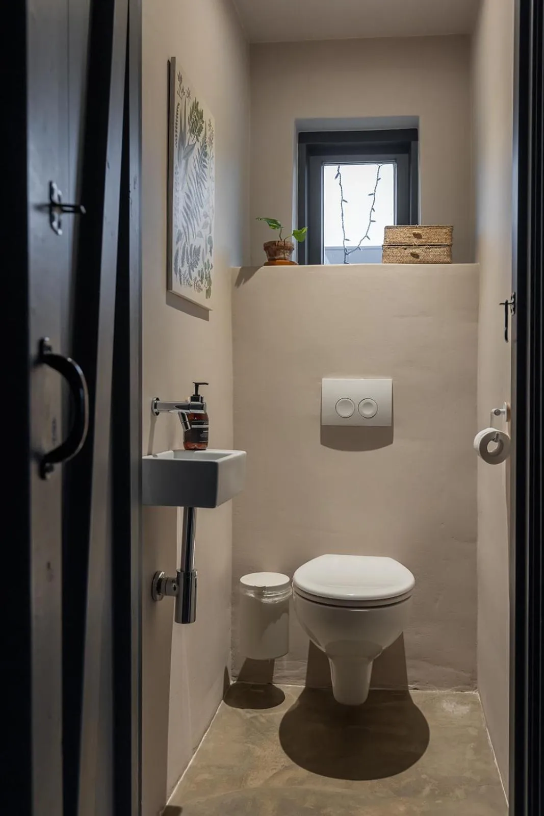 Toilet in De oude slaght- luxe suite met buitensauna