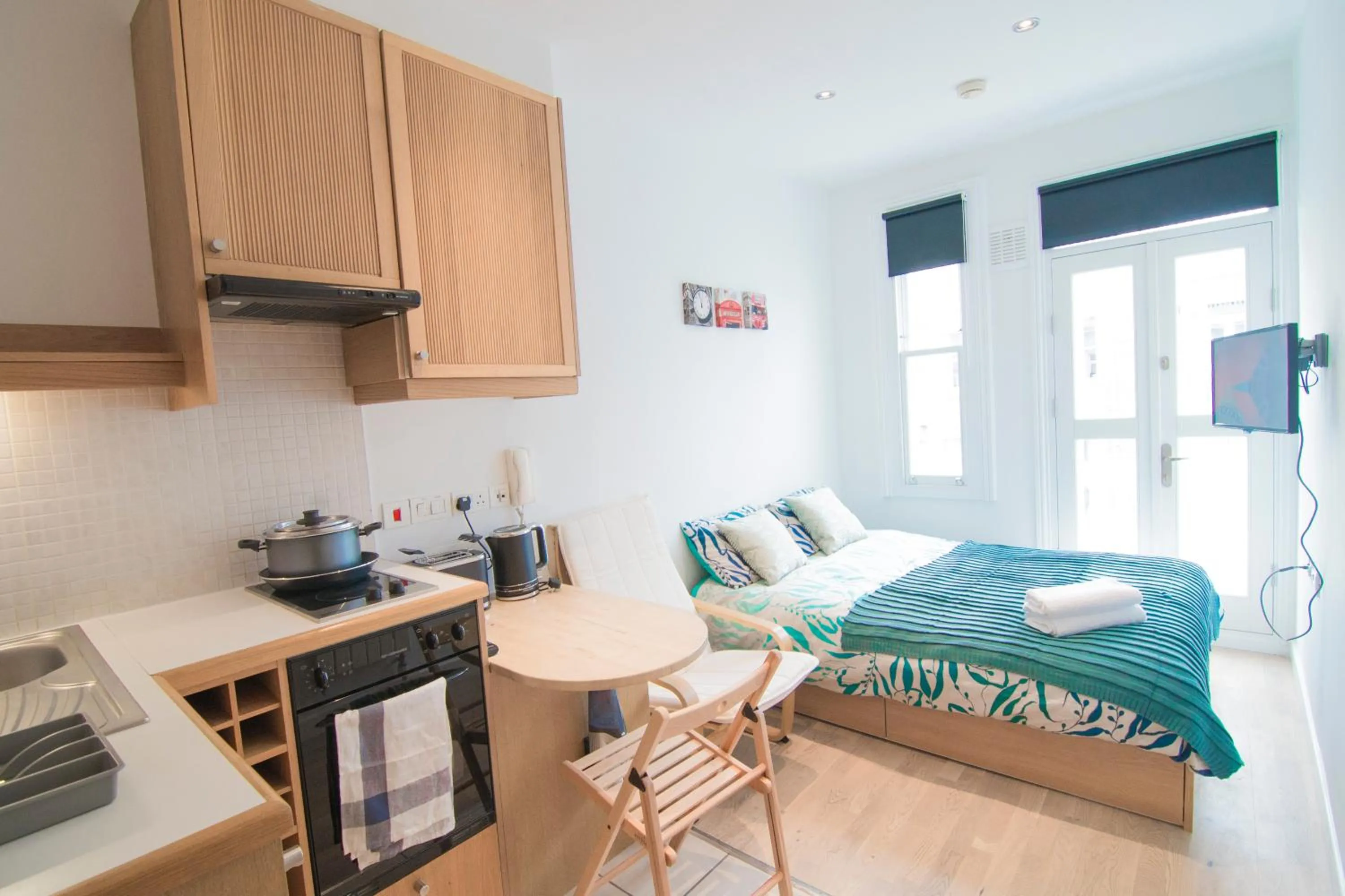 Bedroom in Fairholme Studios