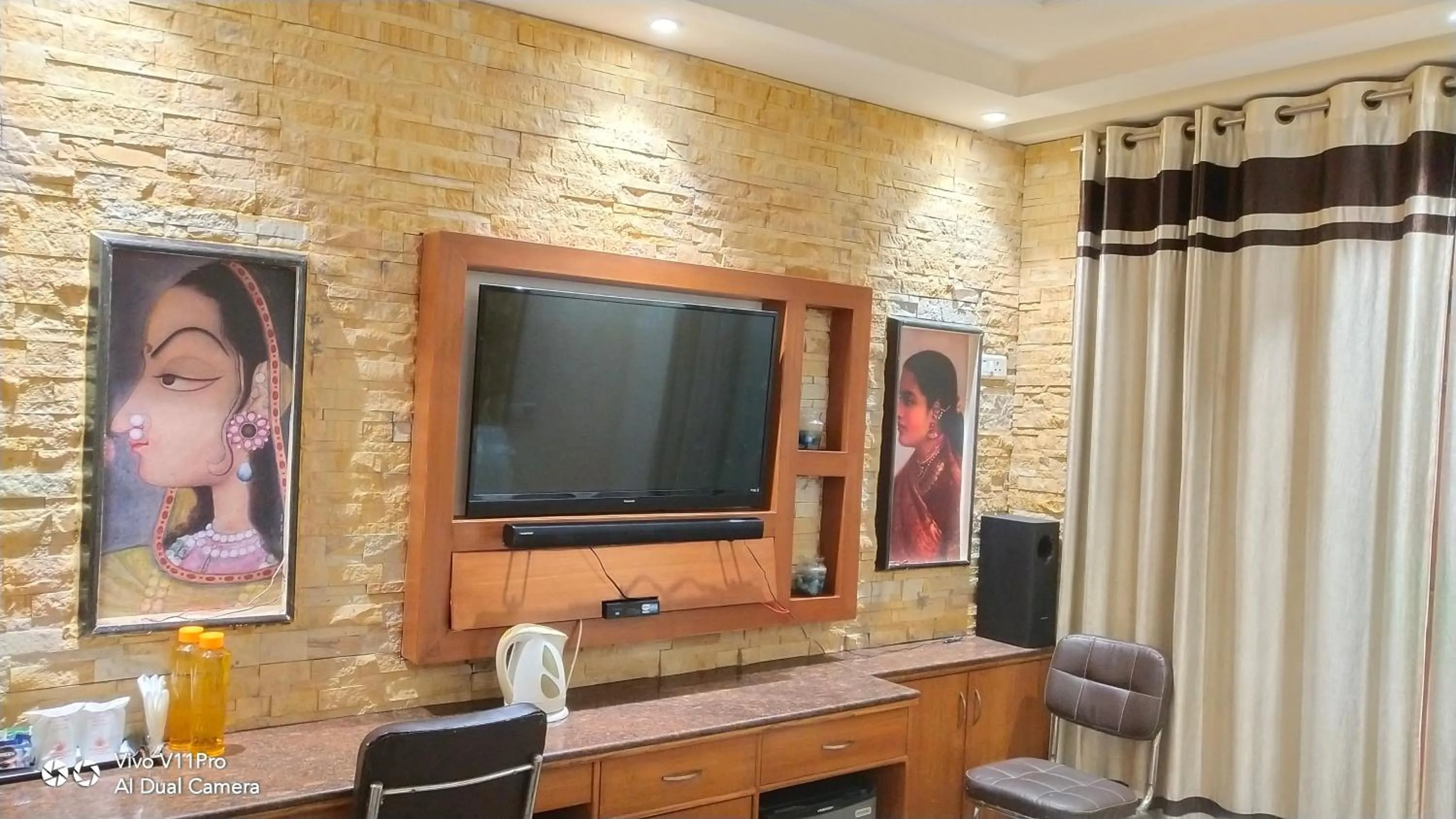 TV and multimedia in Stay @ 203