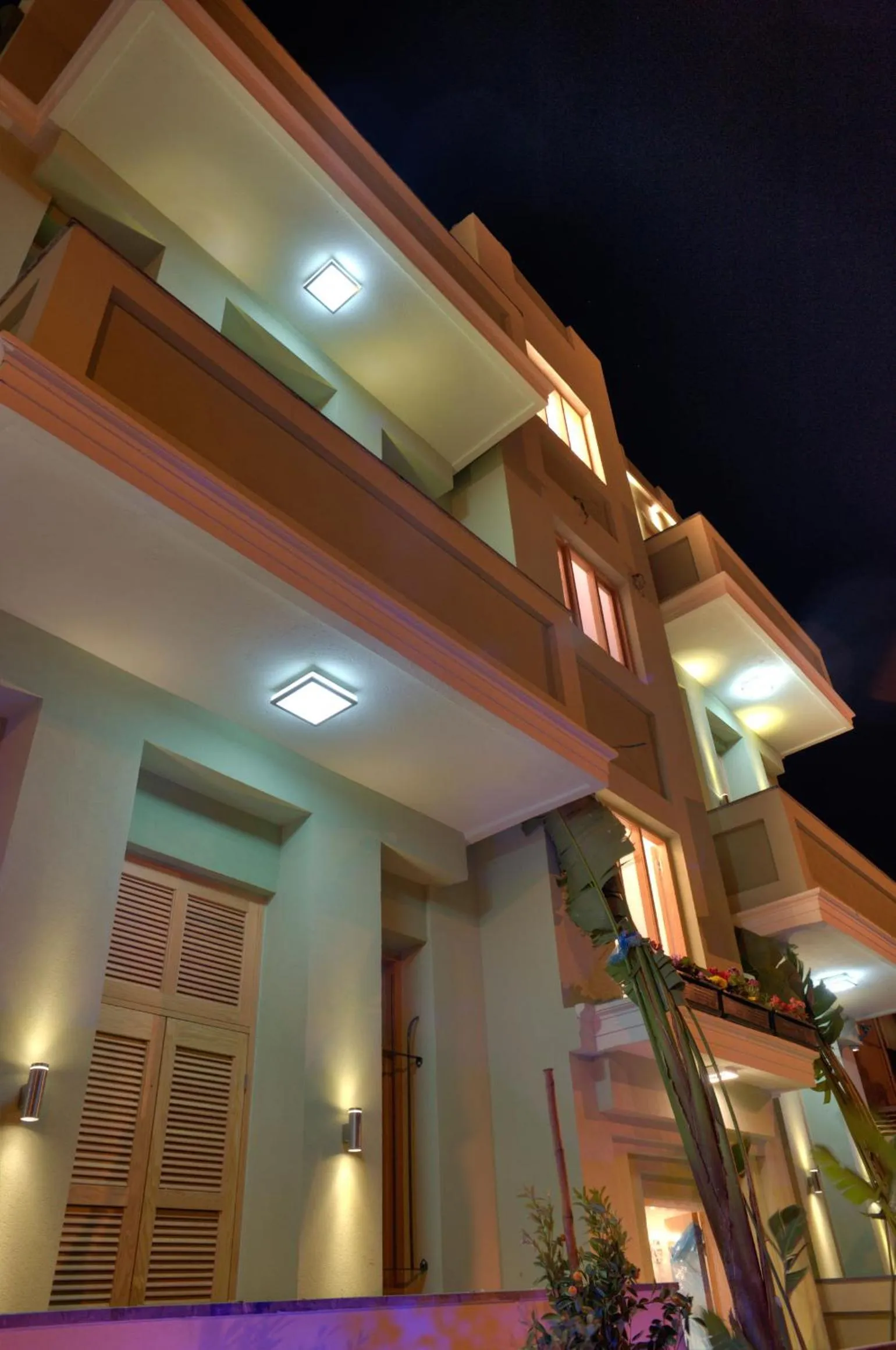 Facade/entrance in Residence Suites BY RAPHAEL HOTELS